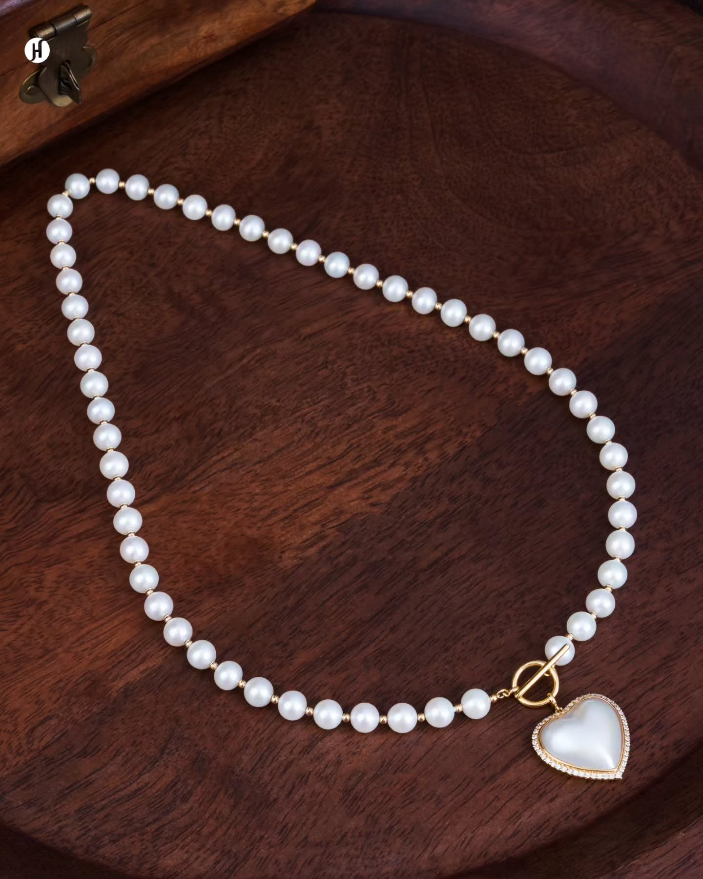 18-Karat Yellow Gold Heart-Shaped Pearl & Diamond Necklace | Jewellery gift for Ladies.