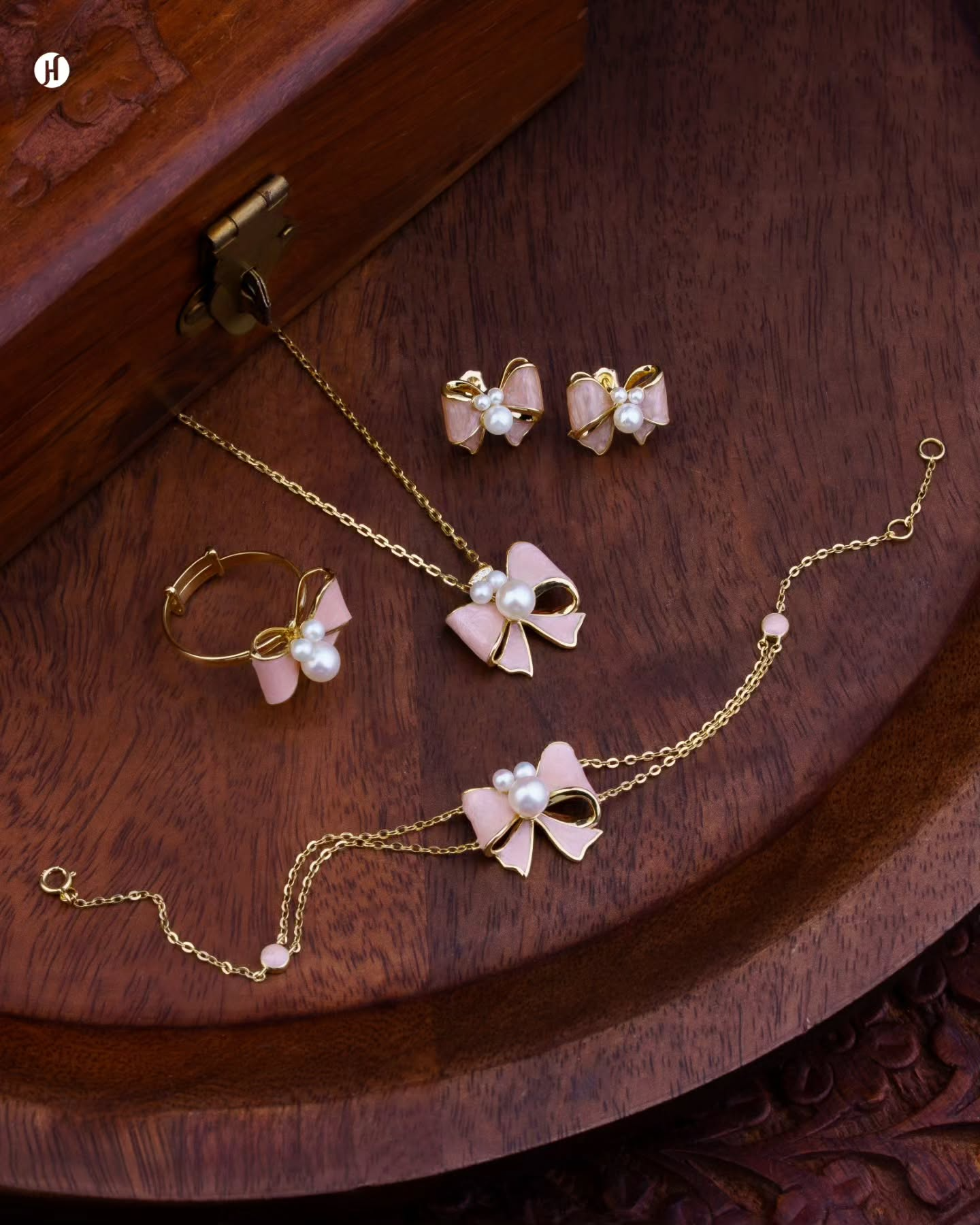 18-Karat Yellow Gold Italian Pink Bow Pendant Necklace Set | Party Wear Jewellery For Women in UAE
