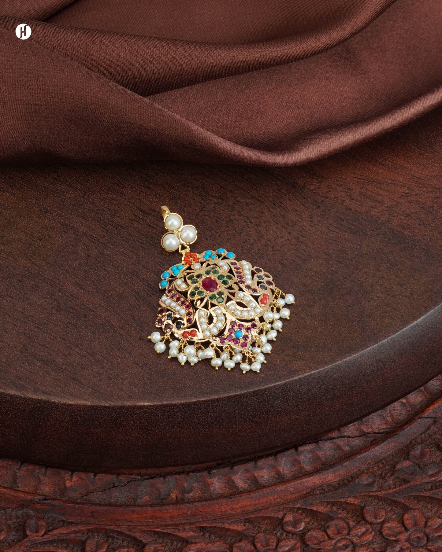 21Karat Yellow Gold Pakistani Grand Chandelier Pendant for Arab Khaleeji Ladies in UAE - J.H Jewellers