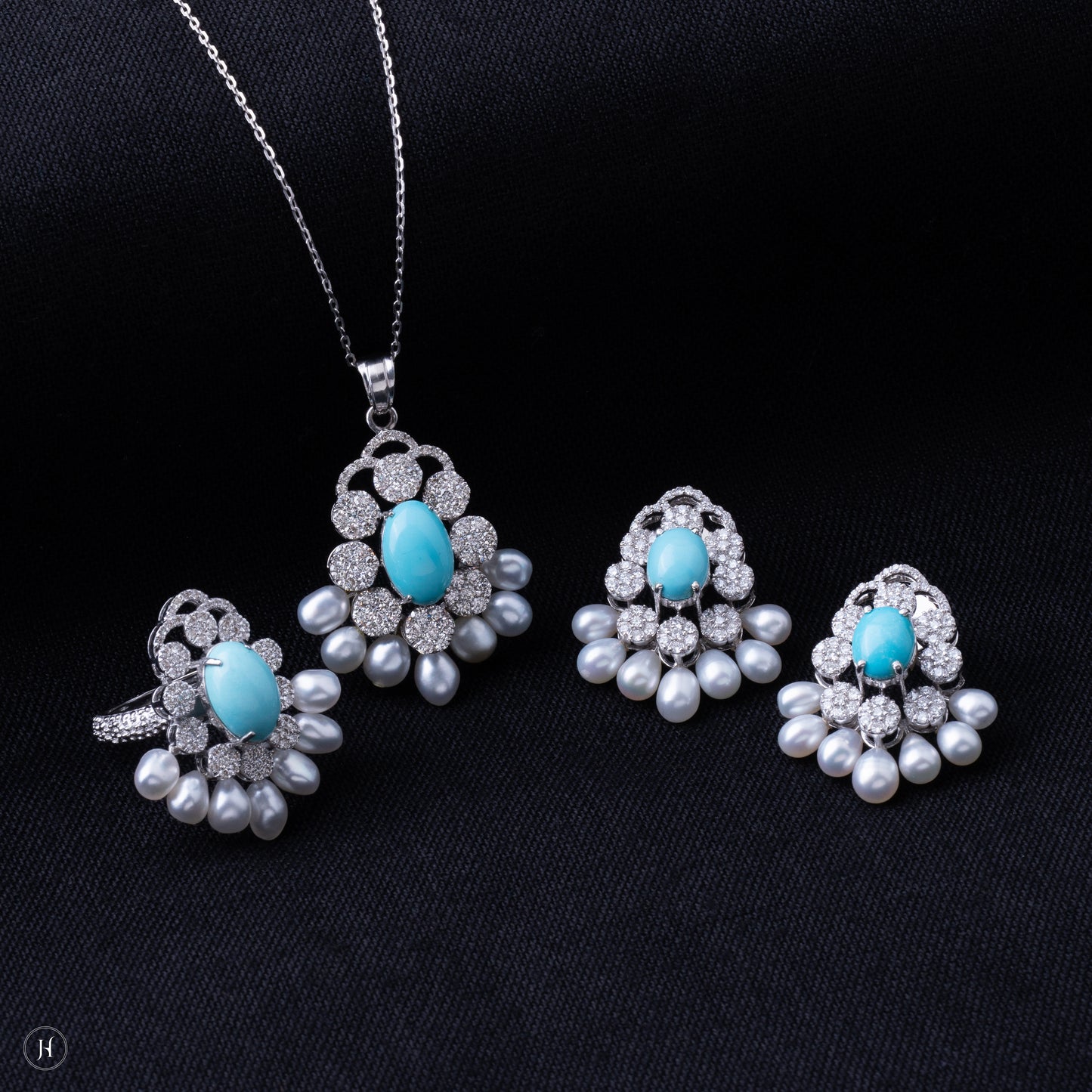 18K White Gold Pear Shaped Diamond Necklace Set With Feroza and Pearls for women in Dubai