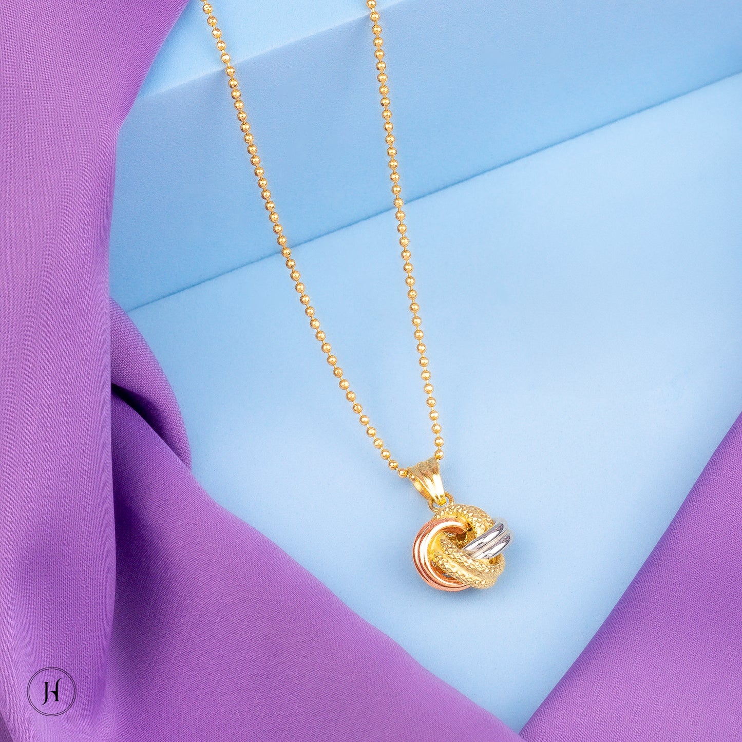18K Yellow Gold Italian Knot Necklace Set in Dubai