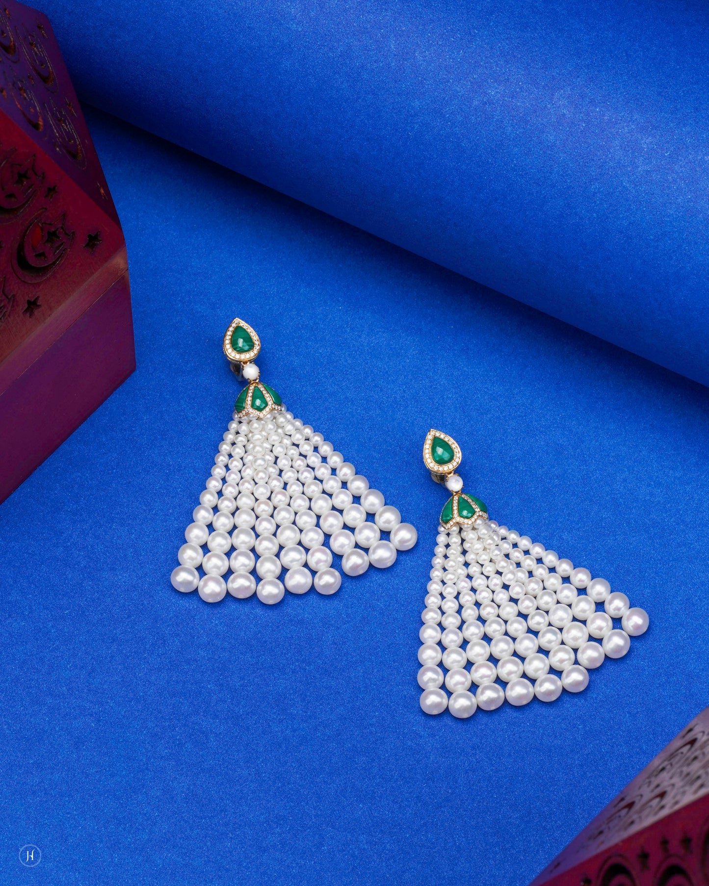 18K Yellow Gold Waterfall Pearl-Malachite Diamond Earrings | Freshwater Pearl Jewellery set in Sharjah and Dubai, UAE - J.H Jewellers
أقراط من الذهب الأصفر عيار 18 قيراطًا مرصعة باللؤلؤ والملاكيت | طقم مجوهرات من لؤلؤ المياه العذبة في الشارقة ودبي، الإمارات العربية المتحدة - مجوهرات جيه إتش
