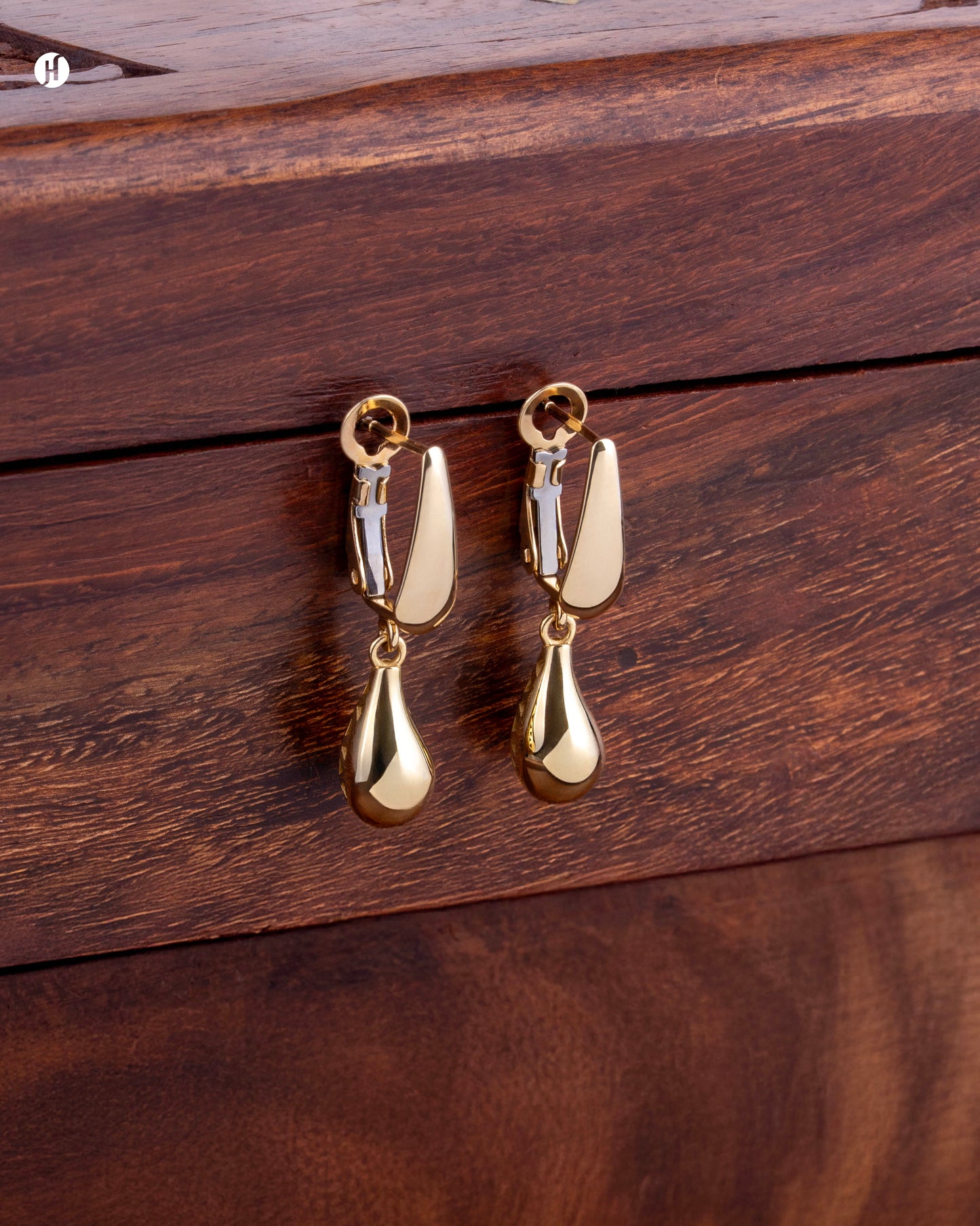 18Karat Rose Gold Italian Teardrop Motif Modern Earrings for Arab and Khaleeji women | Lightweight gold gift set for ladies