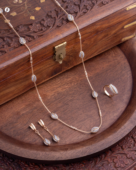 18Karat Rose Gold Oval Shell Motif Necklace Set for ladies in Dubai | Italian jewellery gift set