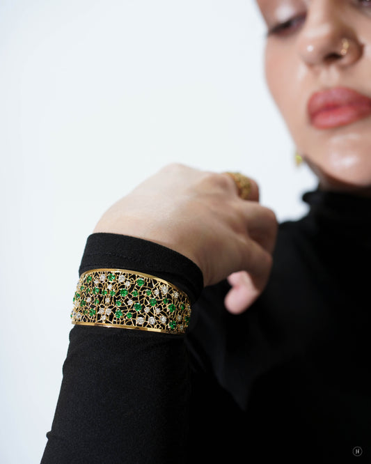 18Karat White Gold Italian Emerald Blossom Mosaic Bracelet for women in UAE | Luxury Cocktail Bracelet Collection.