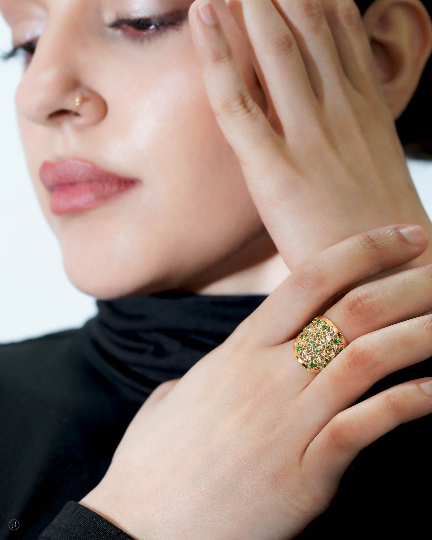 18Karat White Gold Italian Emerald Blossom Mosaic Ring for women in UAE | Luxury Cocktail Ring collection