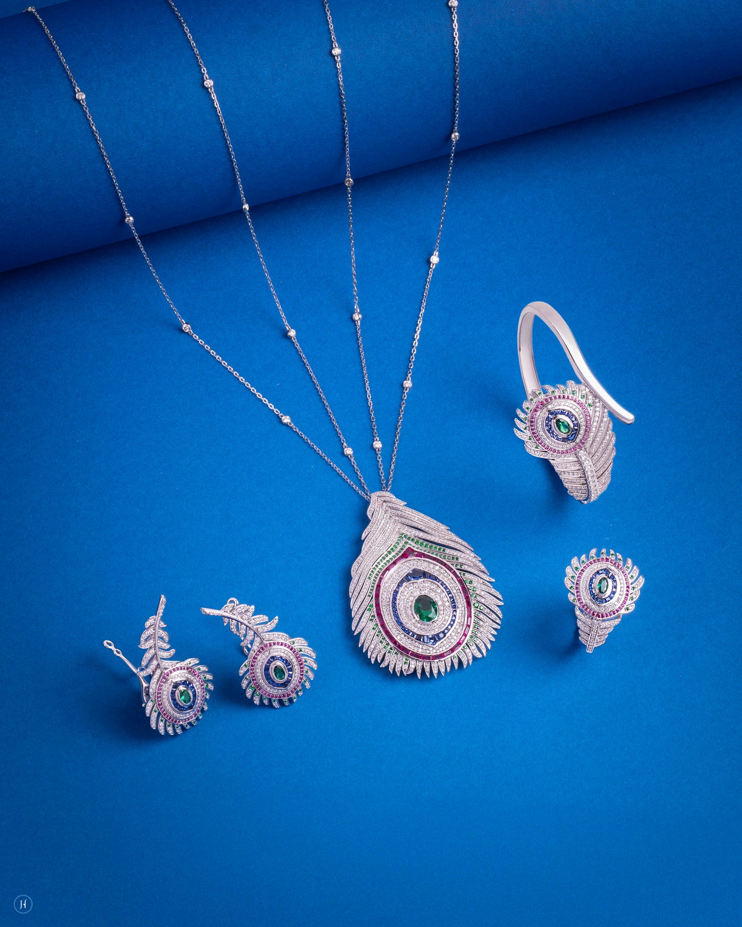 18Karat White Gold Italian Peacock Feather Design Jewelry Set with Gemstones | luxury cocktail necklace gift for Ladies in Dubai