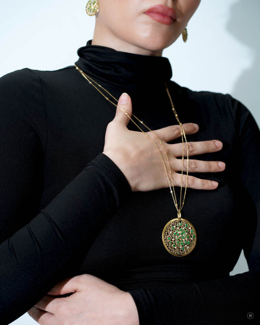 18Karat Yellow Gold Italian Emerald Blossom Mosaic Necklace Set for women in UAE | Cocktail Jewellery