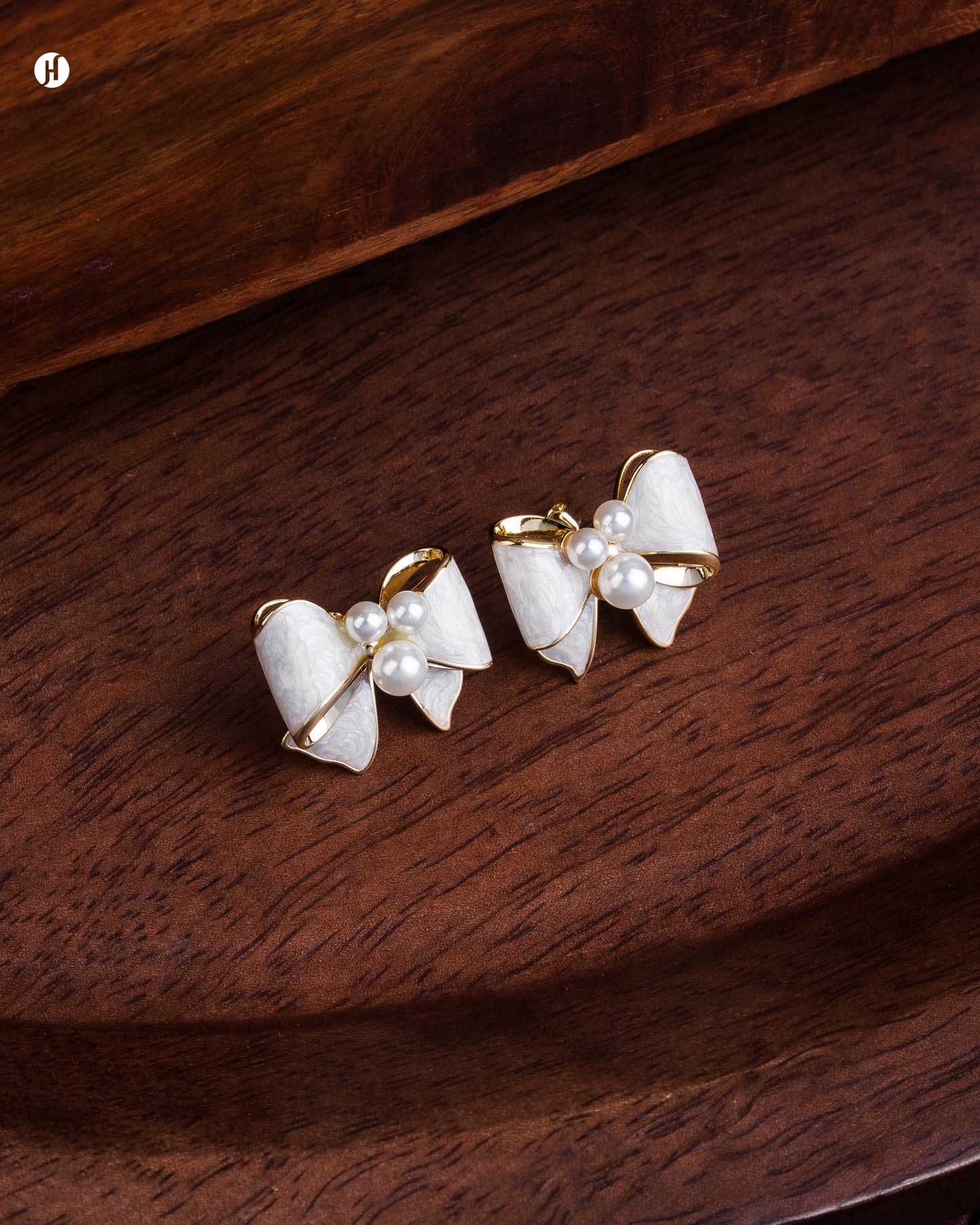 18Karat Yellow Gold Italian White Bow Earrings