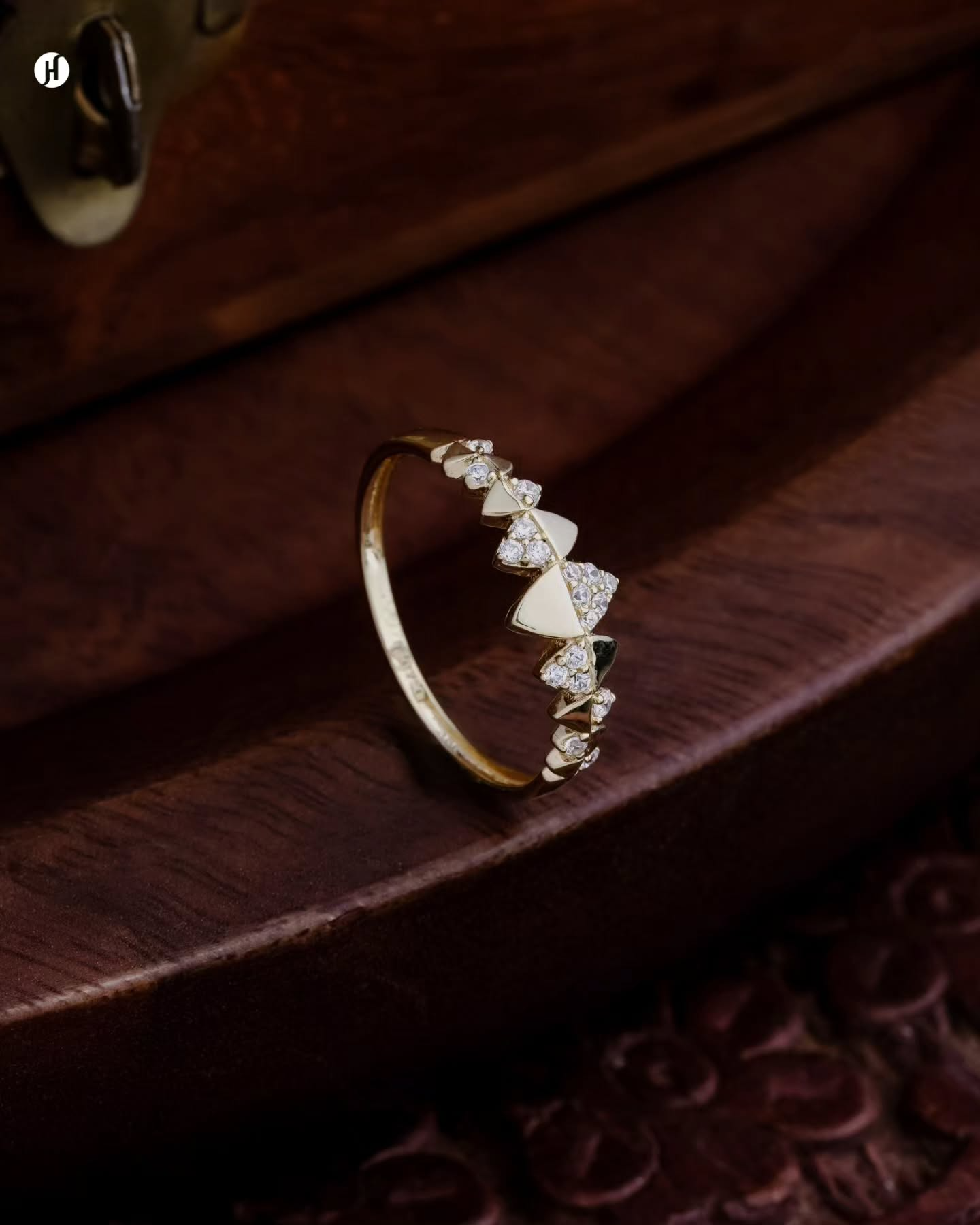 18Karat Yellow Gold Italian Zircon Spiked Marquise Ring | خاتم من الذهب الأصفر عيار 18 قيراطًا مرصع بالزركون الإيطالي على شكل ماركيز