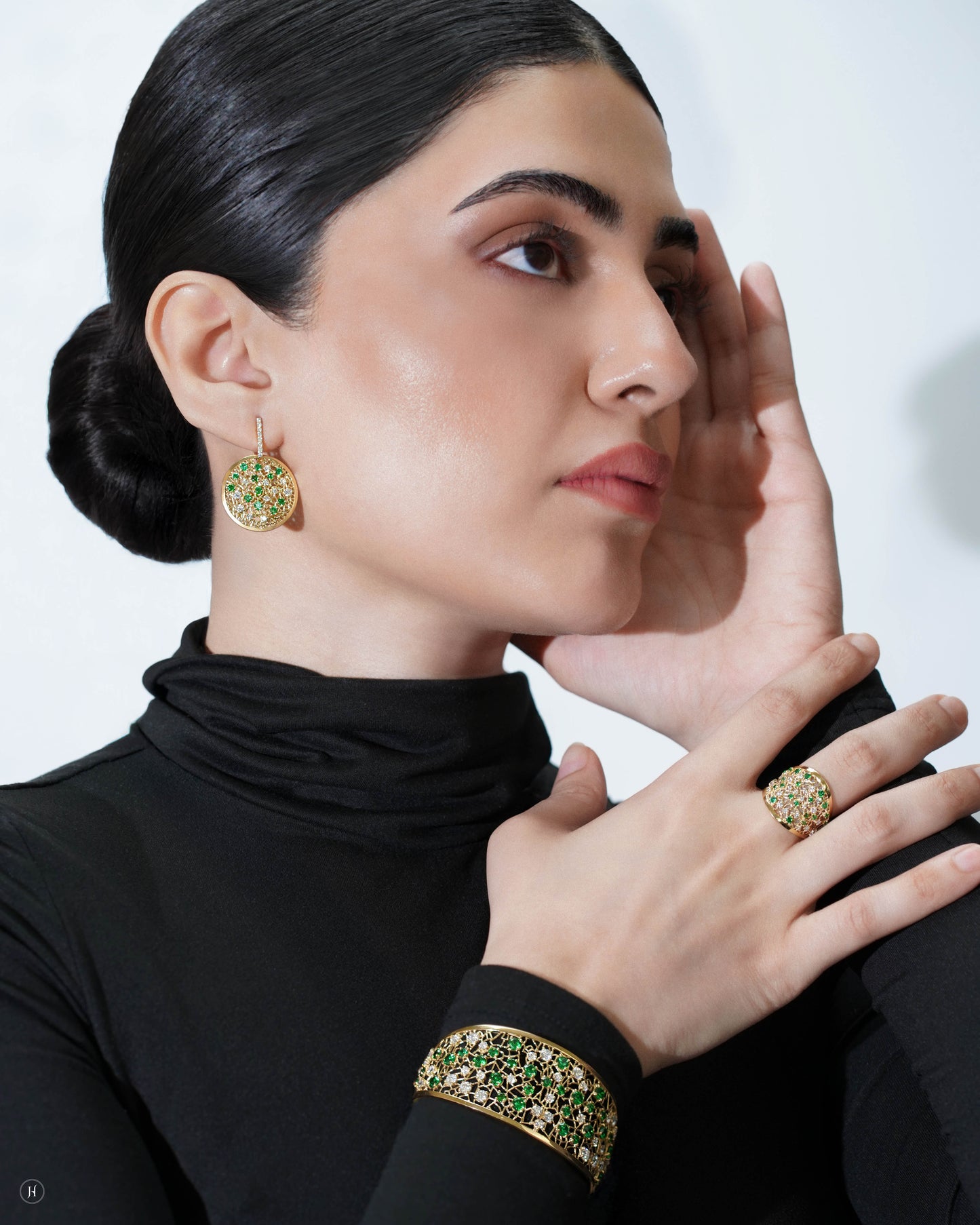18Karat yellow Gold Italian Emerald Blossom Mosaic Bracelet for women in UAE | Luxury Cocktail Earrings, Ring and Bracelet Collection.