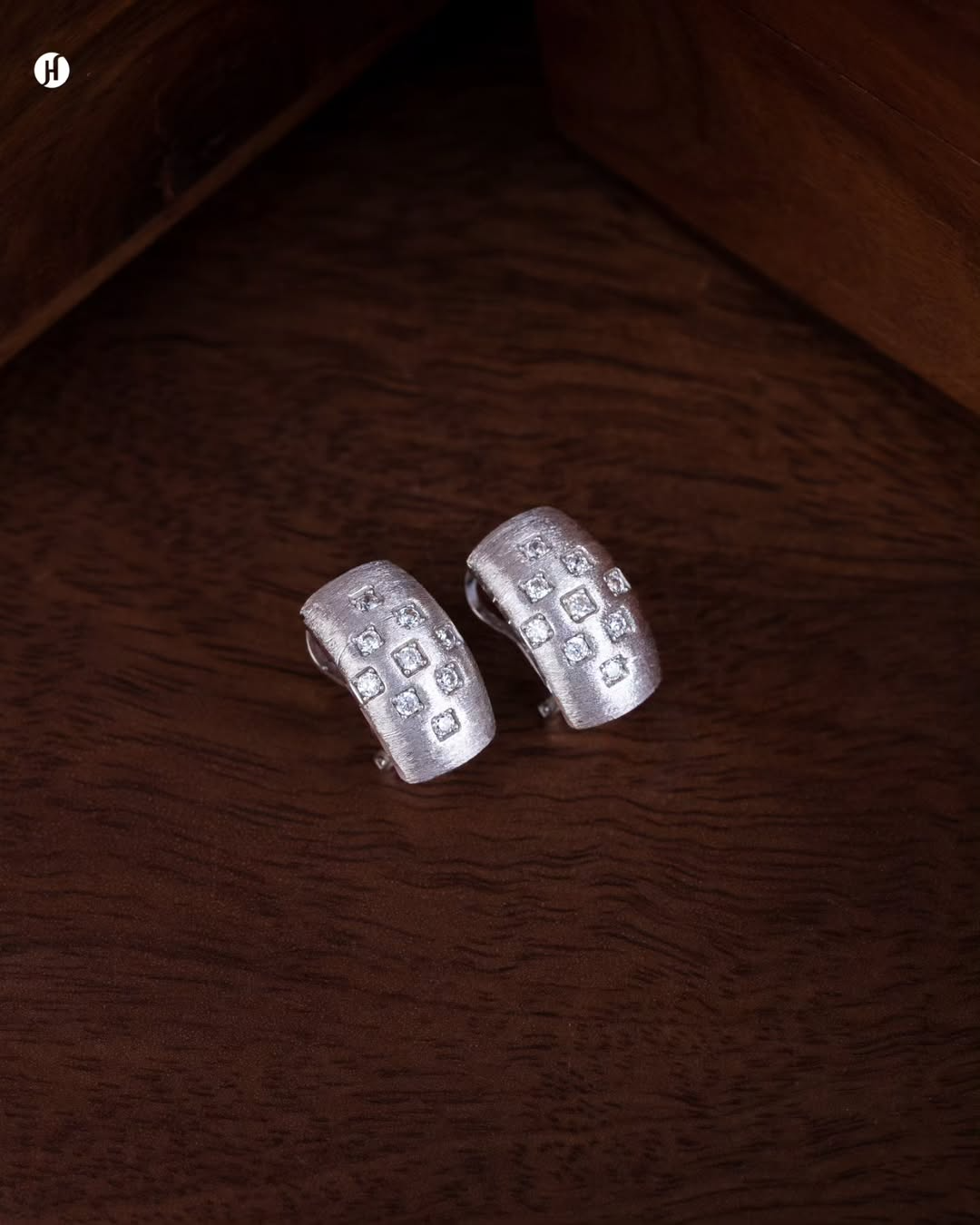 18Krt white Gold Italian Bold Huggie Pendant Earrings | Party Wear