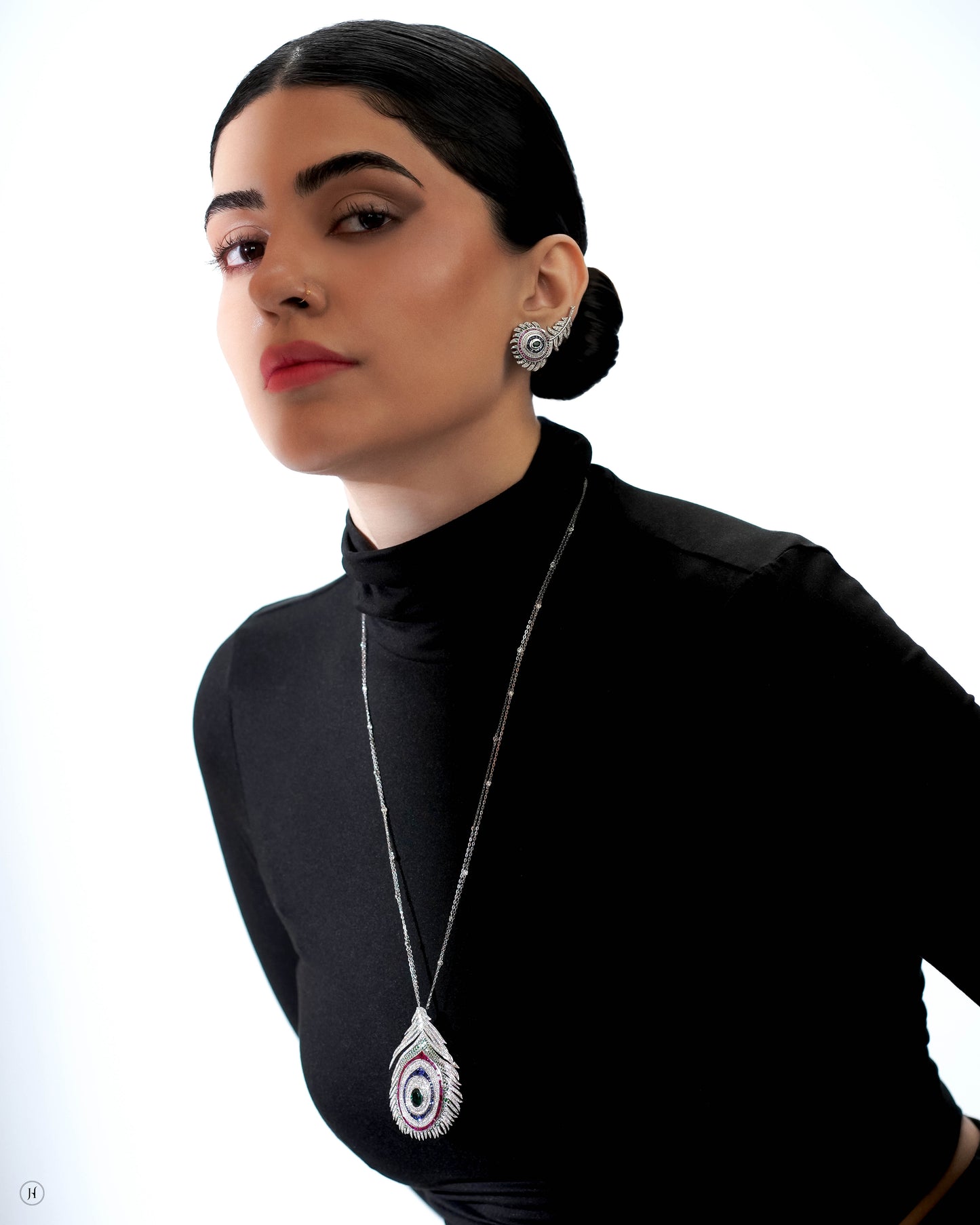 18Karat White Gold Italian Peacock Feather Design Necklace with Gemstones | luxury cocktail necklace gift for Ladies in Dubai