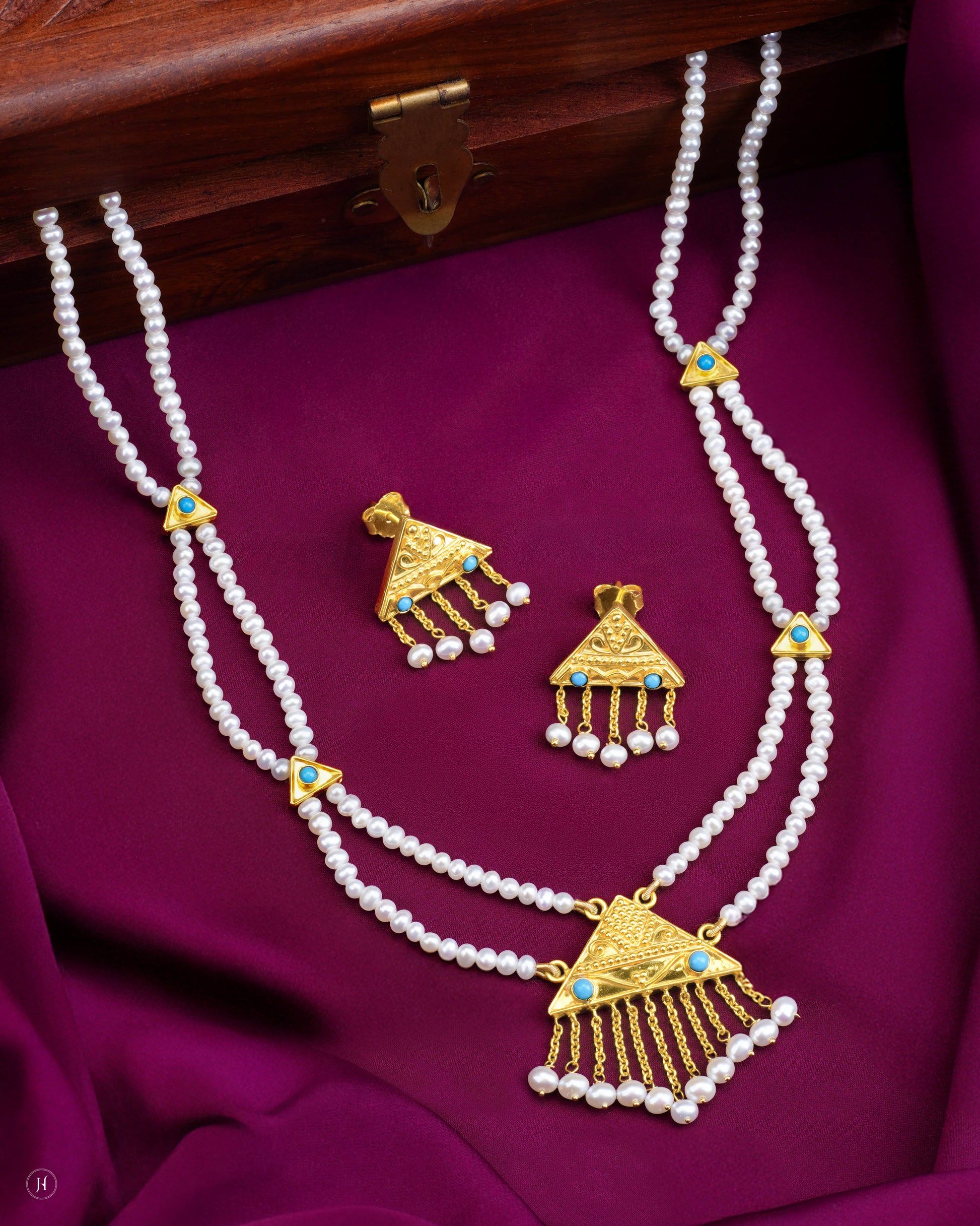 21-Karat Yellow Gold Bahraini Pearl & Turquoise Triangular Necklace Set | Online Jewellery Store in UAE