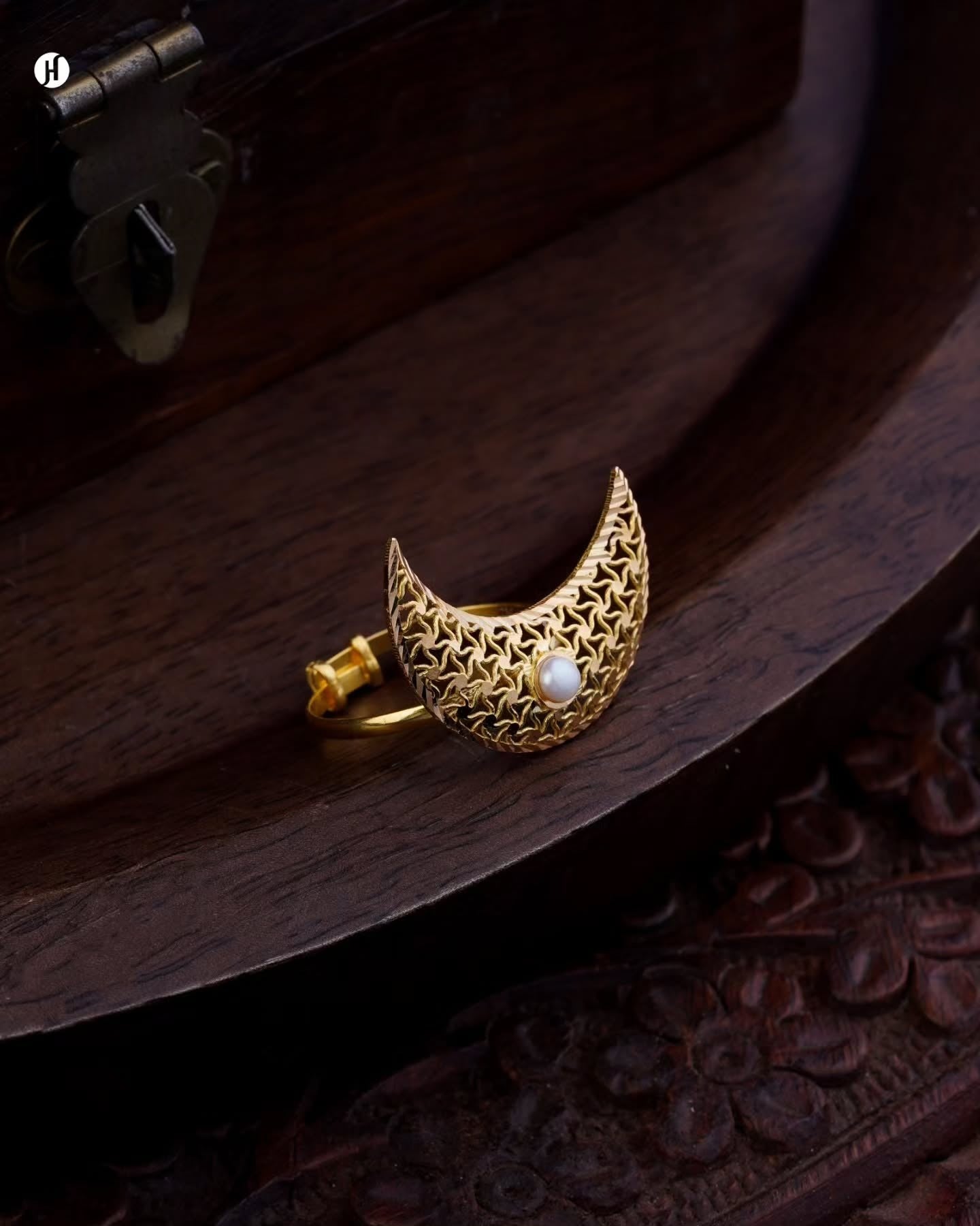 21-Karat Yellow Gold Emirati Crescent Moon Ring| Eid Gift Jewellery For Emirati Women.