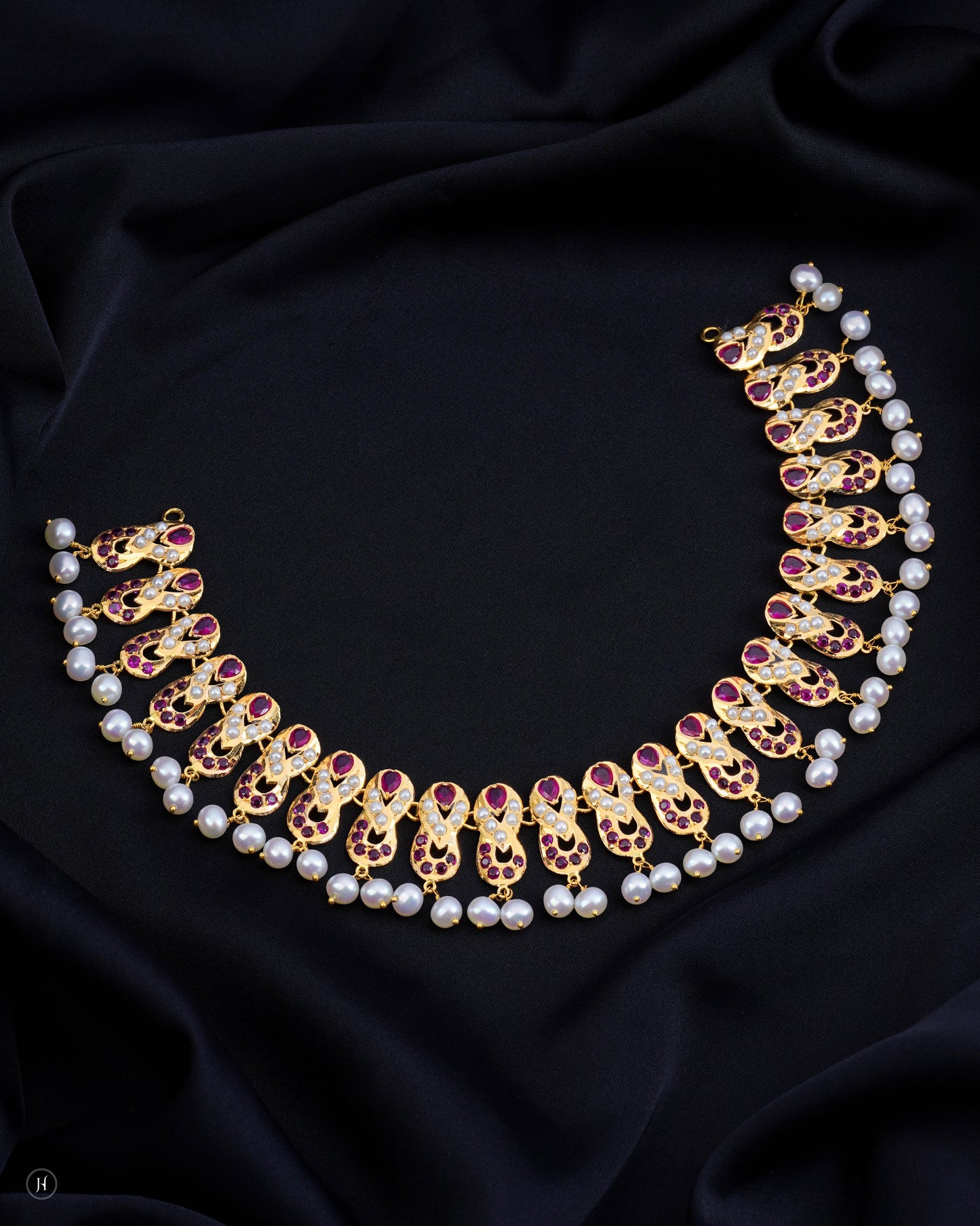 21-Karat Yellow Gold Pakistani Ruby & Pearl Paisley Necklace for Khaleeji women in UAE | Online Bridal Necklace Jewellery - J.H Jewellers