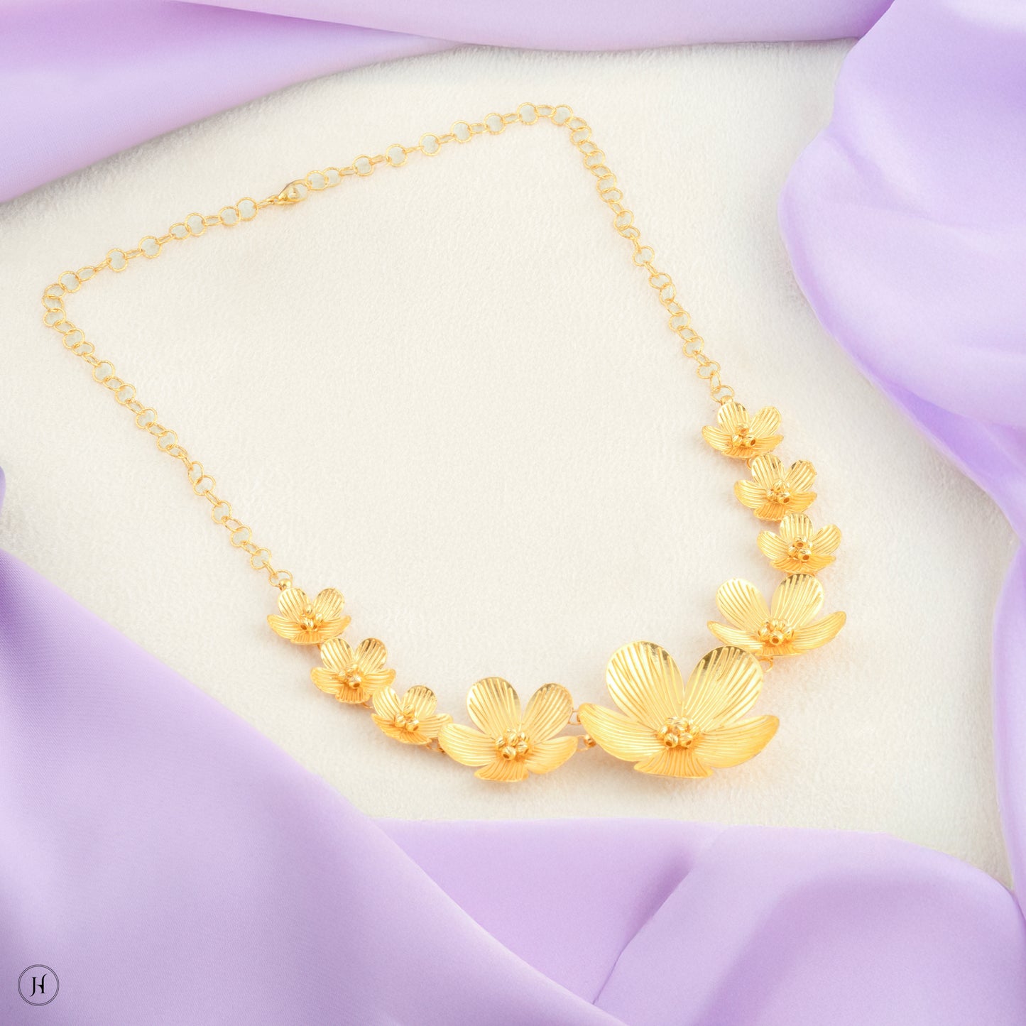 21K Yellow Gold Bahraini Blooming Flower choker necklace for women in UAE | wedding jewellery