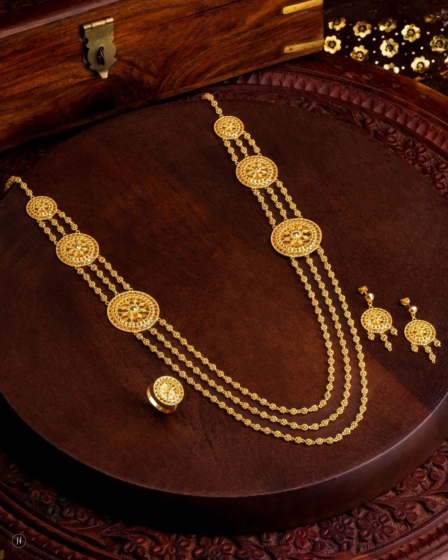 21K Yellow Gold Bahraini Circular Medallion Long Necklace Set | Bridal Emirati Jewellery for Her.