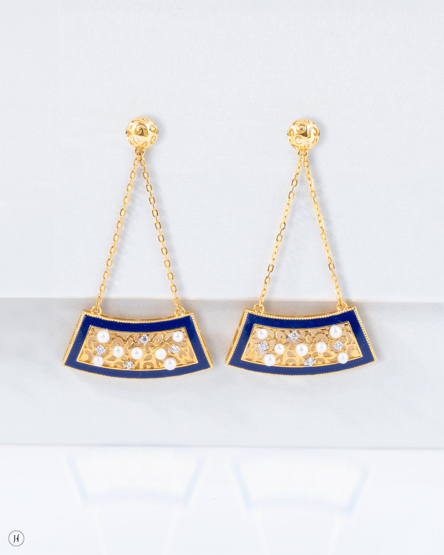 21K Yellow Gold Bahraini Crescent Arc Drop Earrings for Ladies i | online jewellery store n UAE