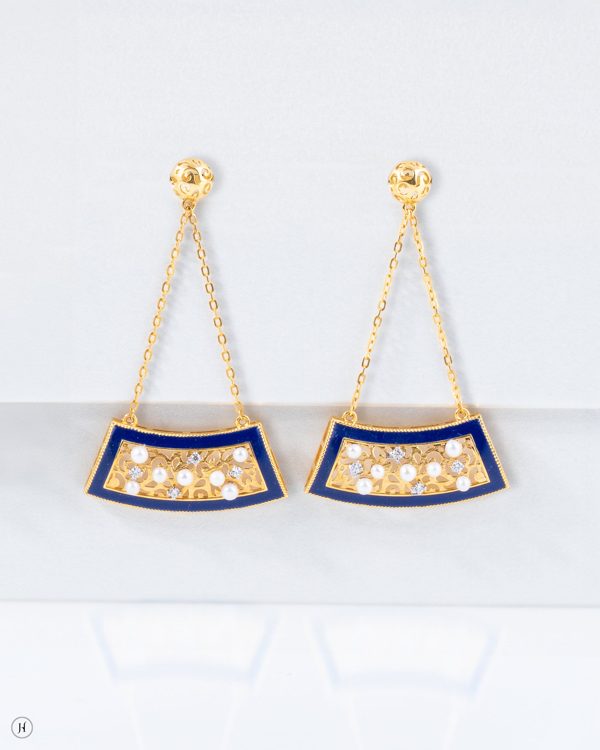 21K Yellow Gold Bahraini Crescent Arc Drop Earrings for Ladies i | online jewellery store n UAE