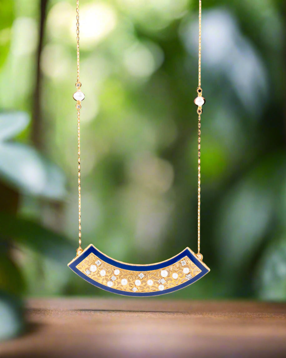 21K Yellow Gold Bahraini Crescent Arc necklace for Ladies i | online jewellery store n UAE