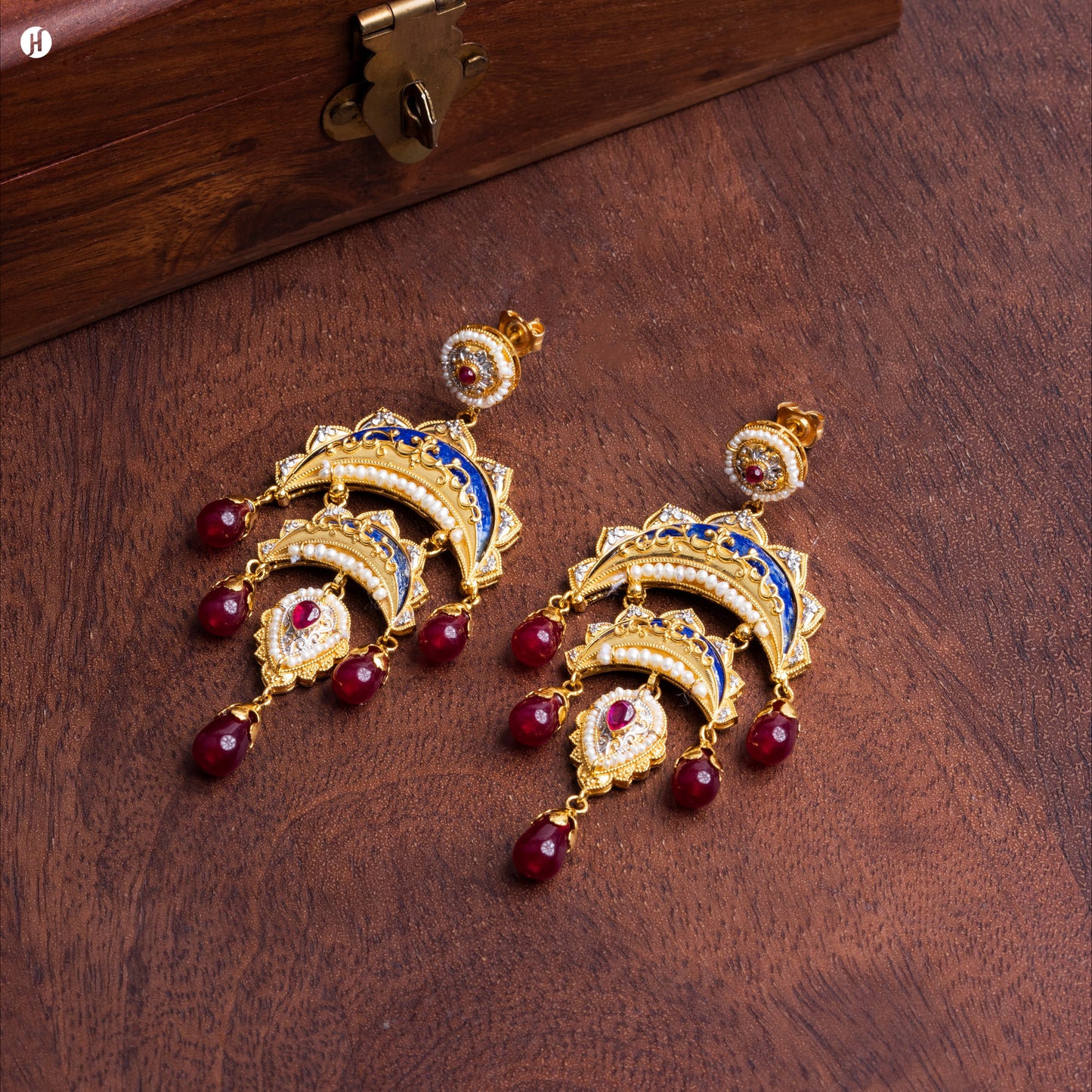 21K Yellow Gold Bahraini Crescent Moon Earring for Ladies in uae | bridal jewellery for Khaleeji women