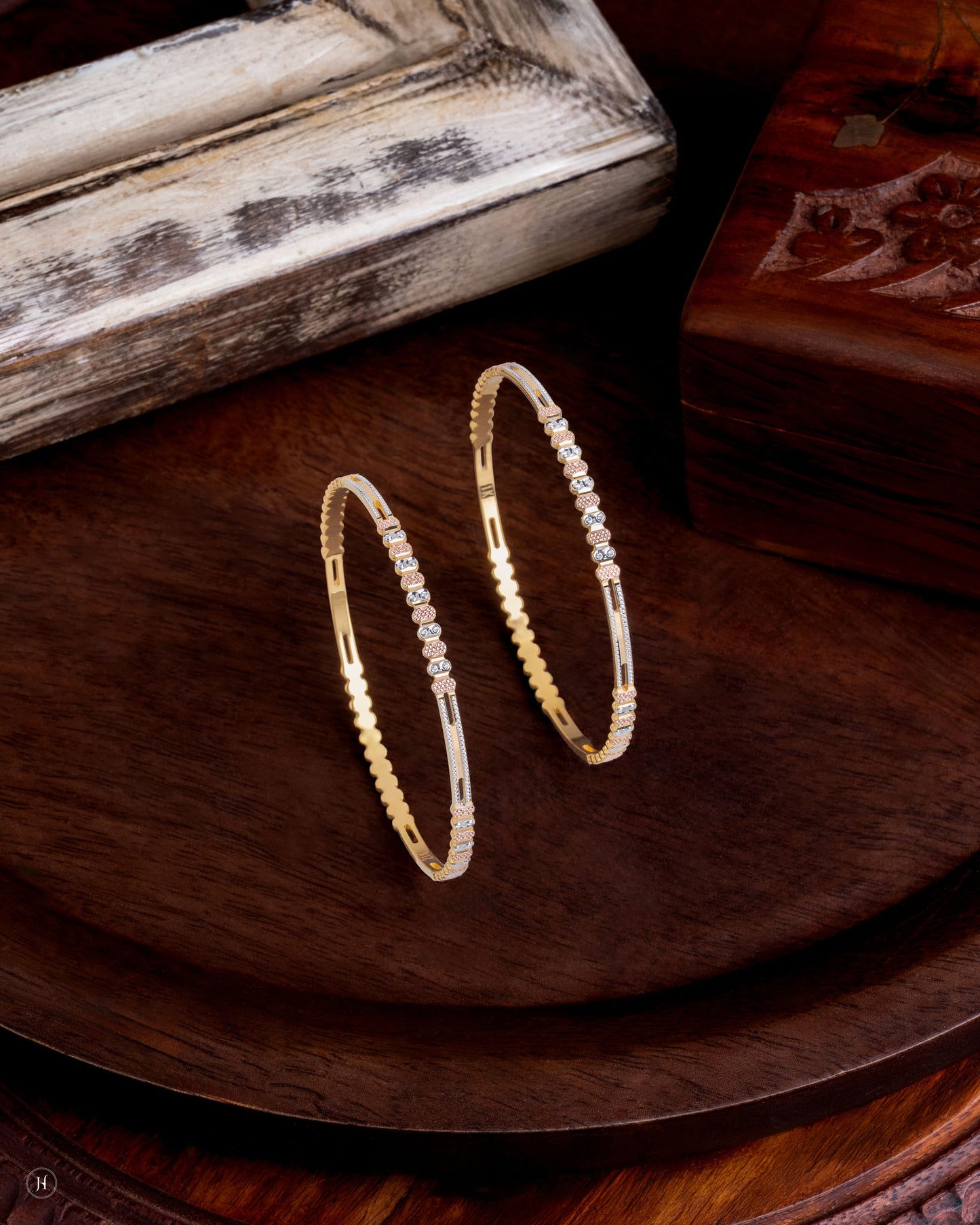 21K Yellow Gold Bahraini Floral Pattern Bangles