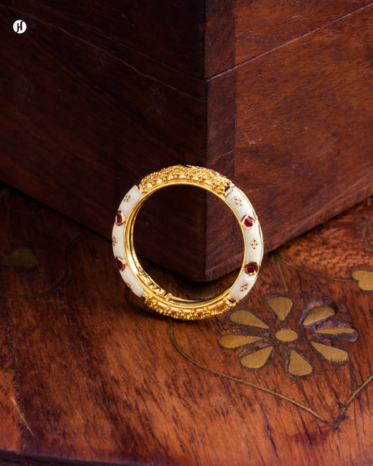 21K Yellow Gold Bahraini Pale Yellow & Red Meena Round Ring