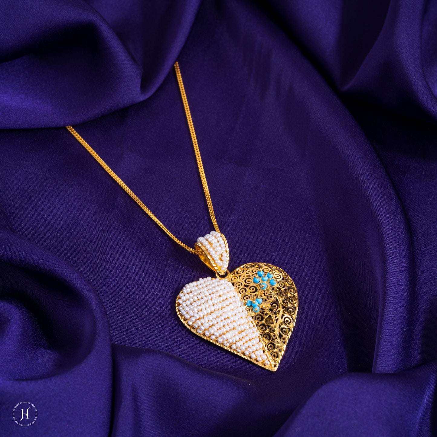 21K Yellow Gold Bahraini Pearl Love Pendent Set