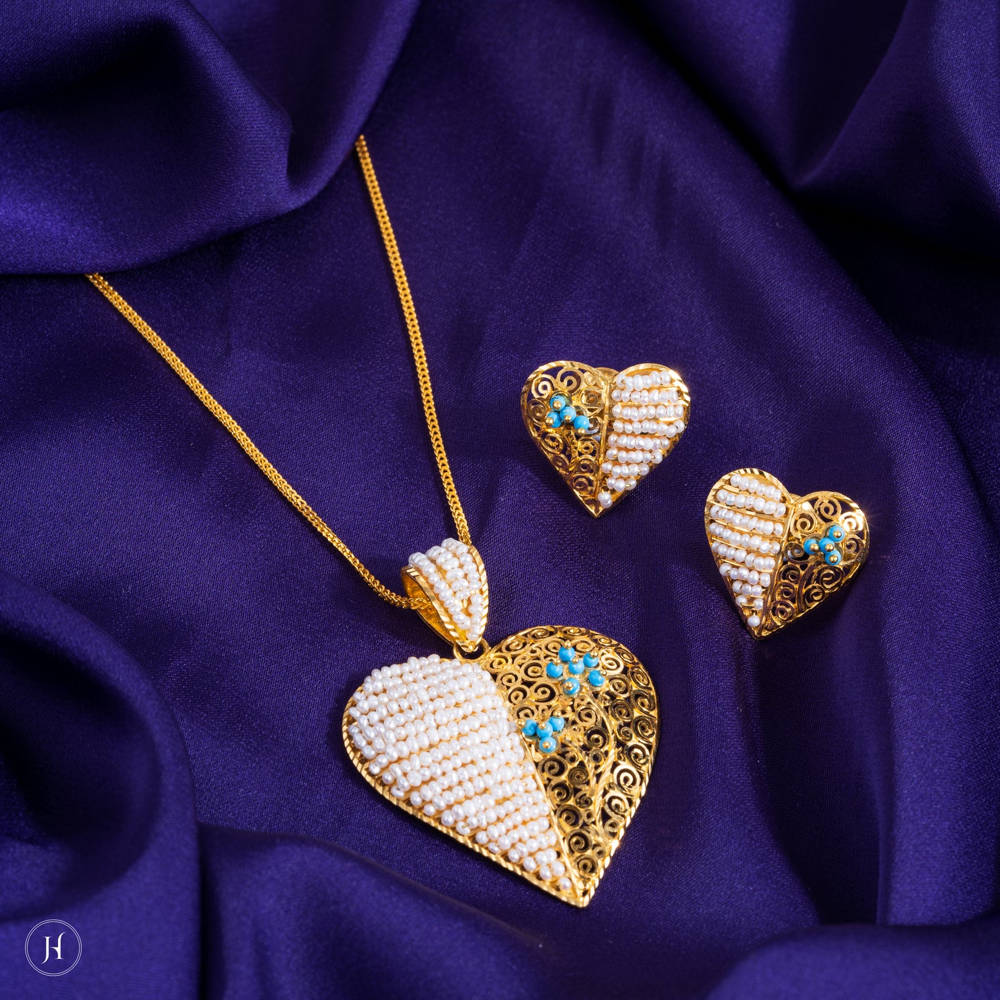 21K Yellow Gold Bahraini Pearl Love Pendent Set for women in uae | online jewellery store in uae |21PN00198set