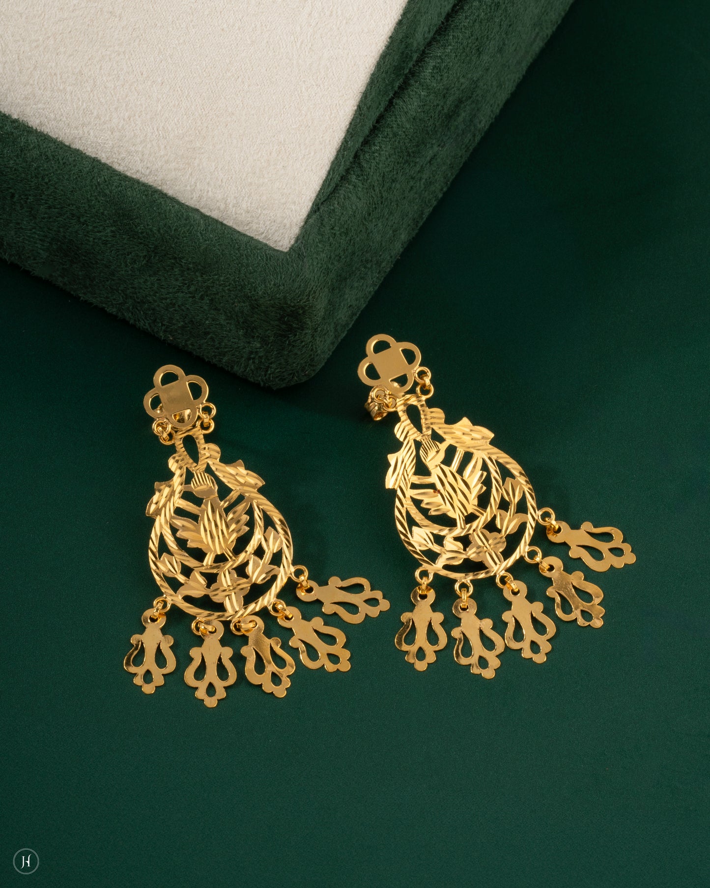 21K Yellow Gold Bridal Bahraini Floral Open earrings for ladies in UAE