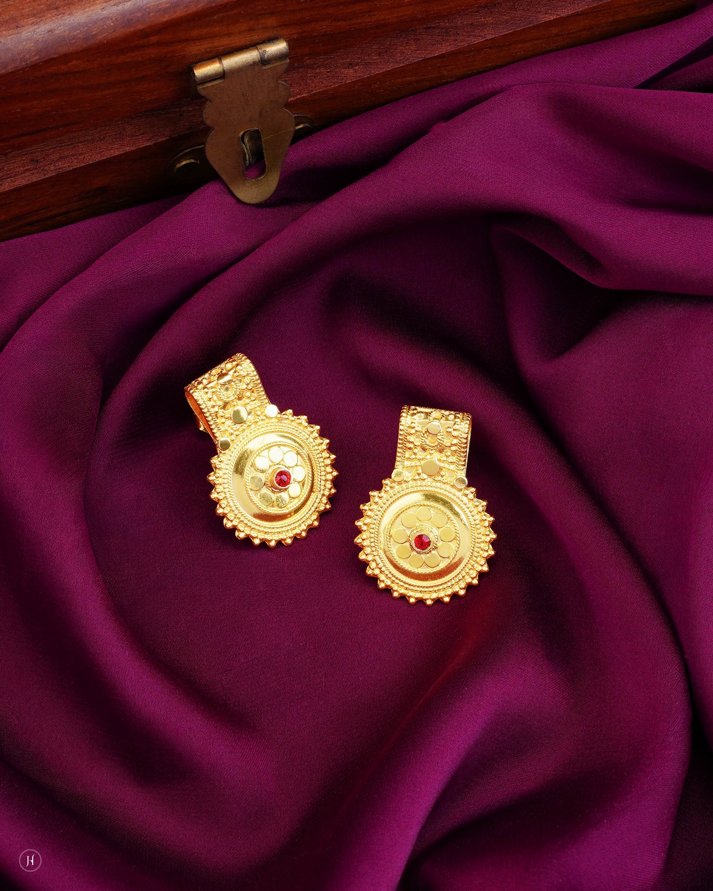 21K Yellow Gold Circular Pendant Earring with Ruby