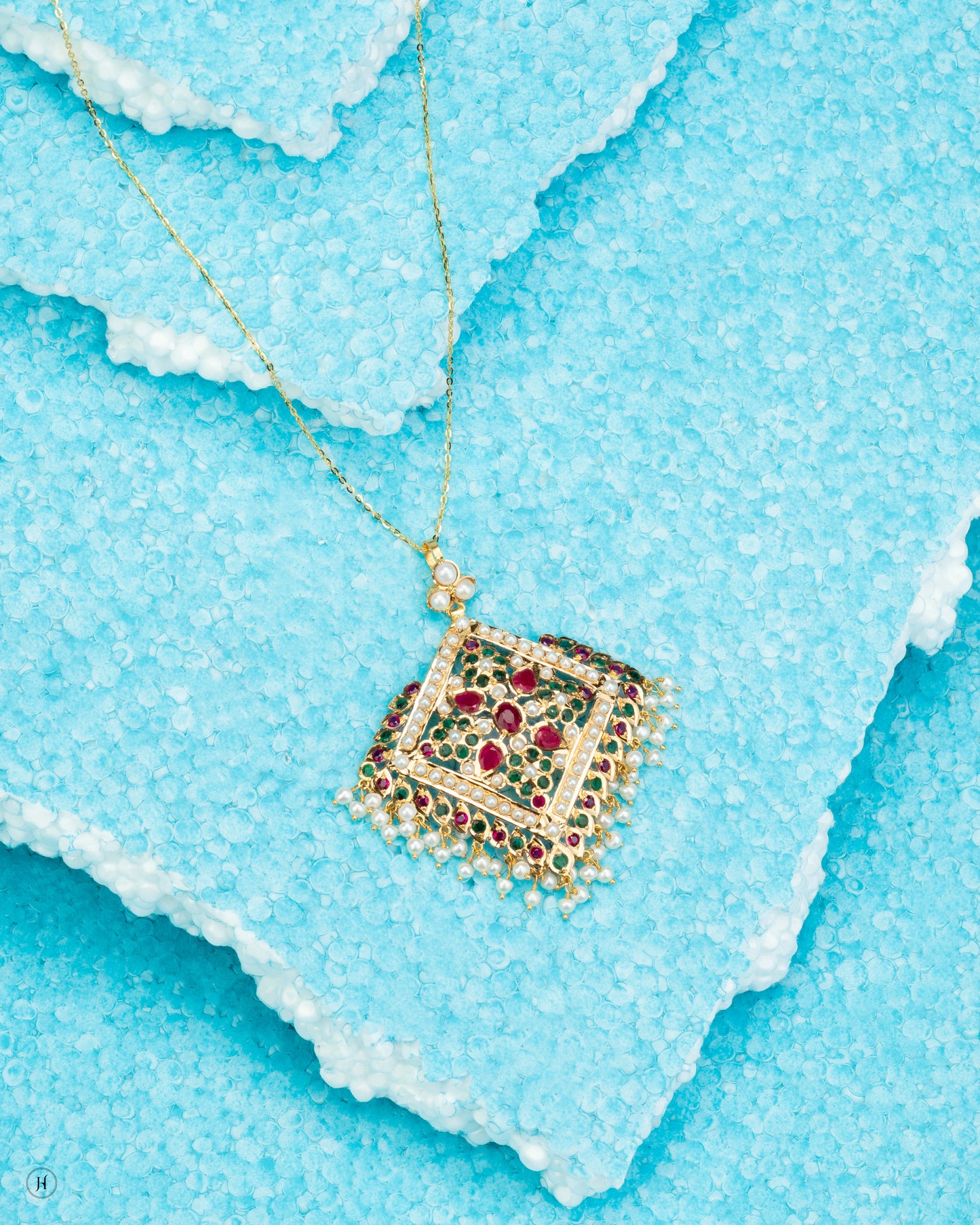 21K Yellow Gold Pakistani Grand Triangle Pendant Necklace