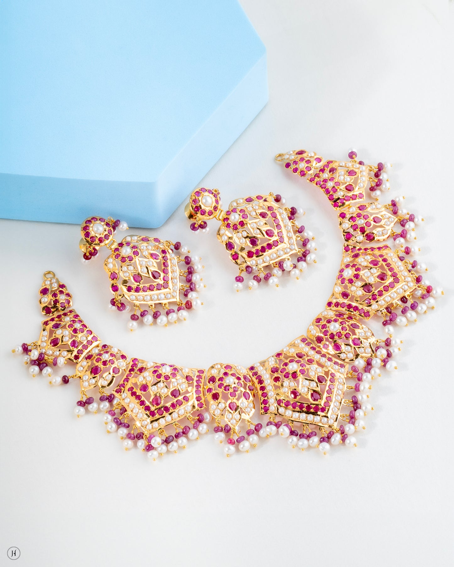 21K Yellow Gold Pakistani Ruby-Pearl Gemstone Bridal Choker Set foe women in UAE