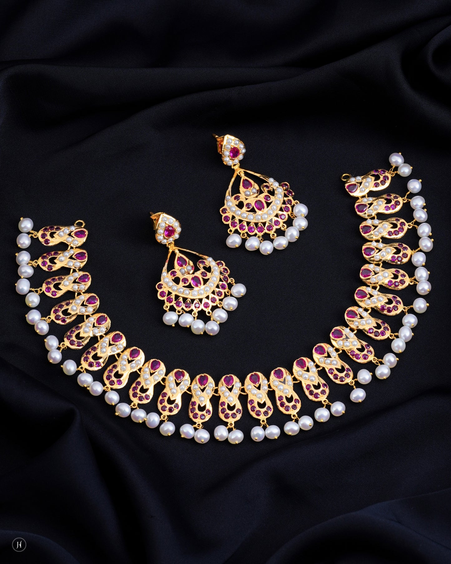 21-Karat Yellow Gold Pakistani Ruby & Pearl Paisley Necklace Set for Khaleeji women in UAE | Online Bridal Necklace Jewellery - J.H Jewellers