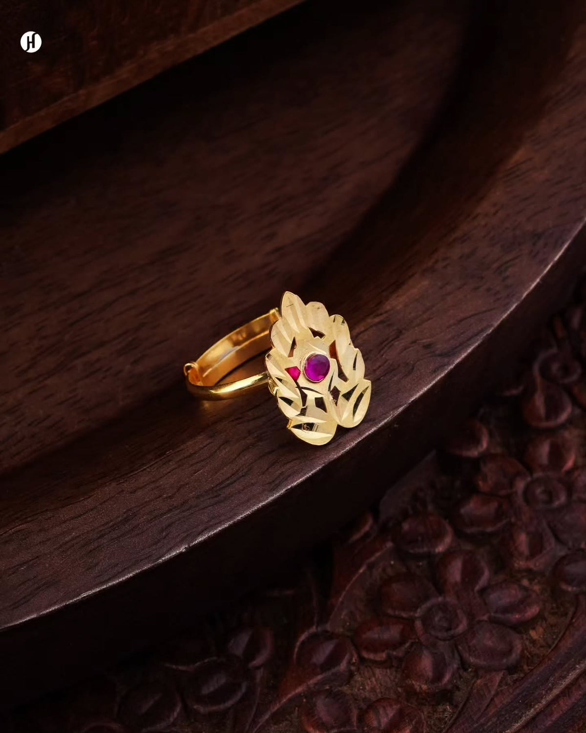 21K yellow gold Bahraini ruby floral ring matching the collar necklace set, for Emirati and Khaleeji women, J.H. by Priyansh Jewellery, Dubai, UAE.