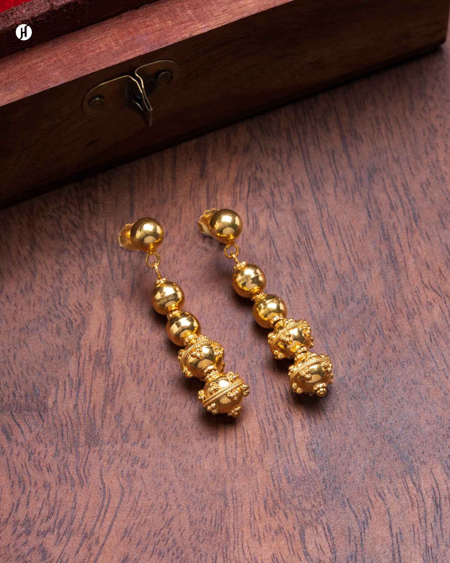 21Karat Yellow Gold Omani Multi-Ball Earringst for ladies in UAE | Online Jewellery Shopping Store in UAE