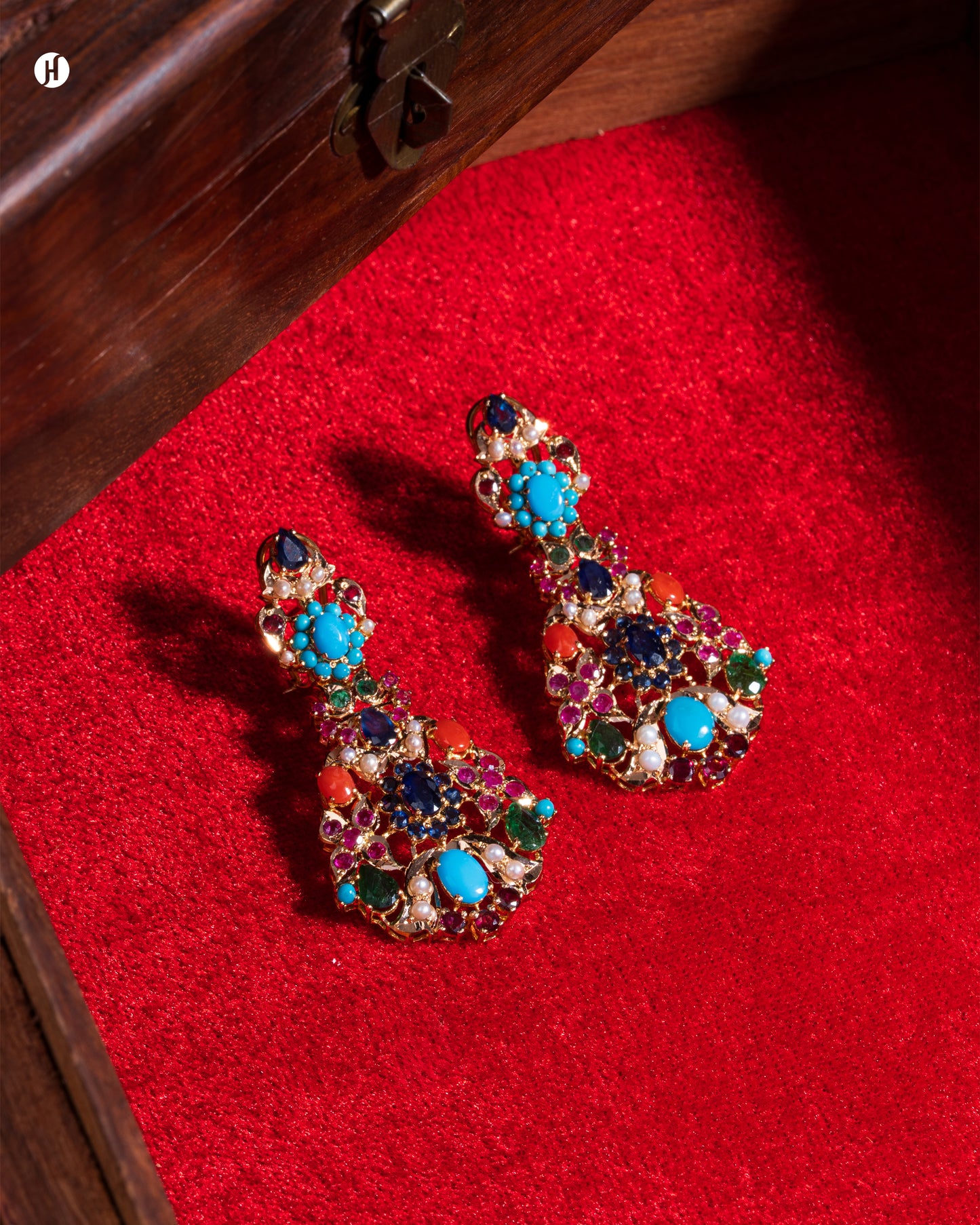 21Karat Yellow Gold Pakistani Royal Floral Gemstone Bridal earrings for Arab ladies in Dubai | online jewellery store