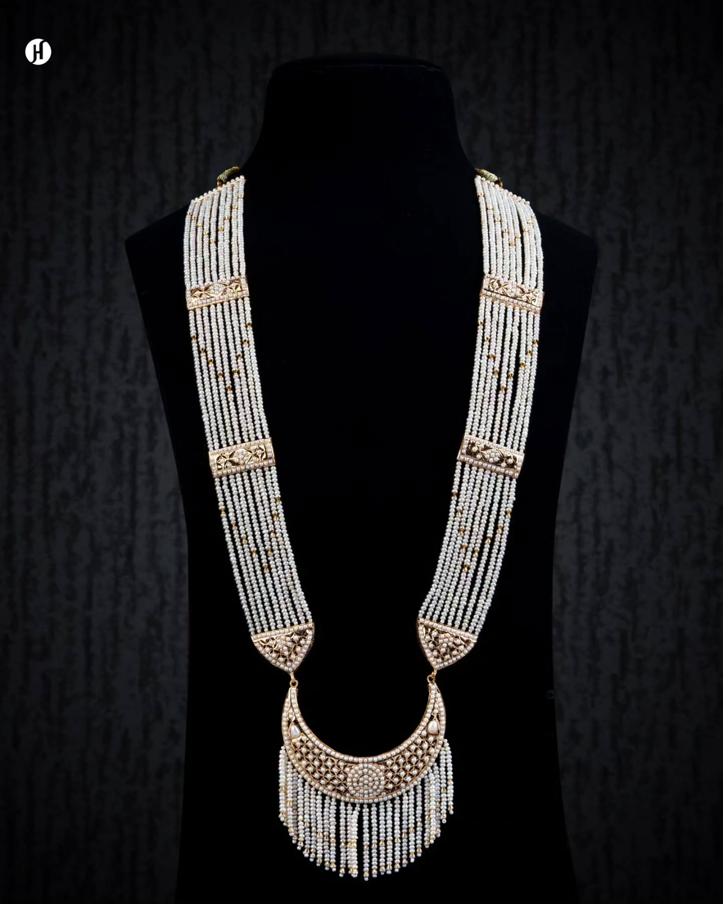 21Karat Yellow Bahraini Majestic Crescent Pearl Brida Necklace