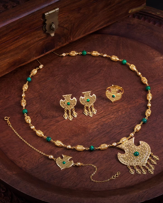 21Karat Yellow Gold Bahraini Arrow Motif Necklace Set with Malachite | Online bridal jewellery for Khaleeji women in UAE