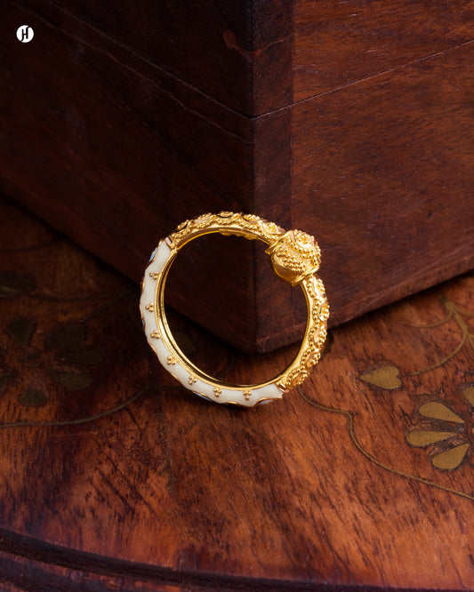 21Karat Yellow Gold Bahraini Cream Meena Ring for Ladies in Sharjah