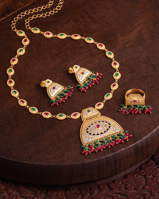 21Karat Yellow Gold Bahraini Dome Motif Necklace Set for arab women in Dubai. طقم قلادة من الذهب الأصفر عيار 21 قيراطًا بتصميم قبة بحرينية للنساء العربيات في دبي