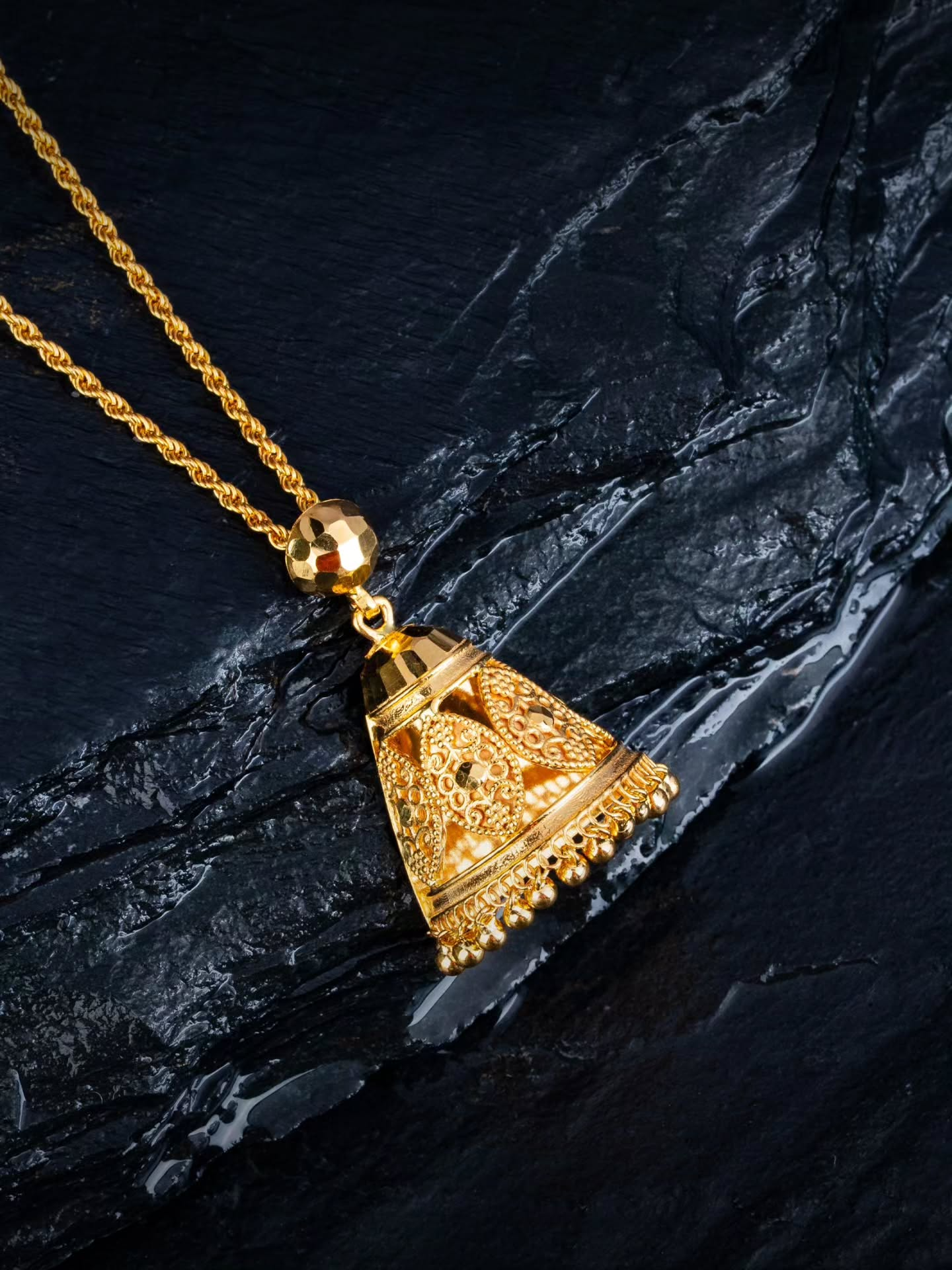 21Karat Yellow Gold Bahraini Half Dome Pendant Necklace | Online Bridal Jewellery Store in UAE - J.H Jewellers