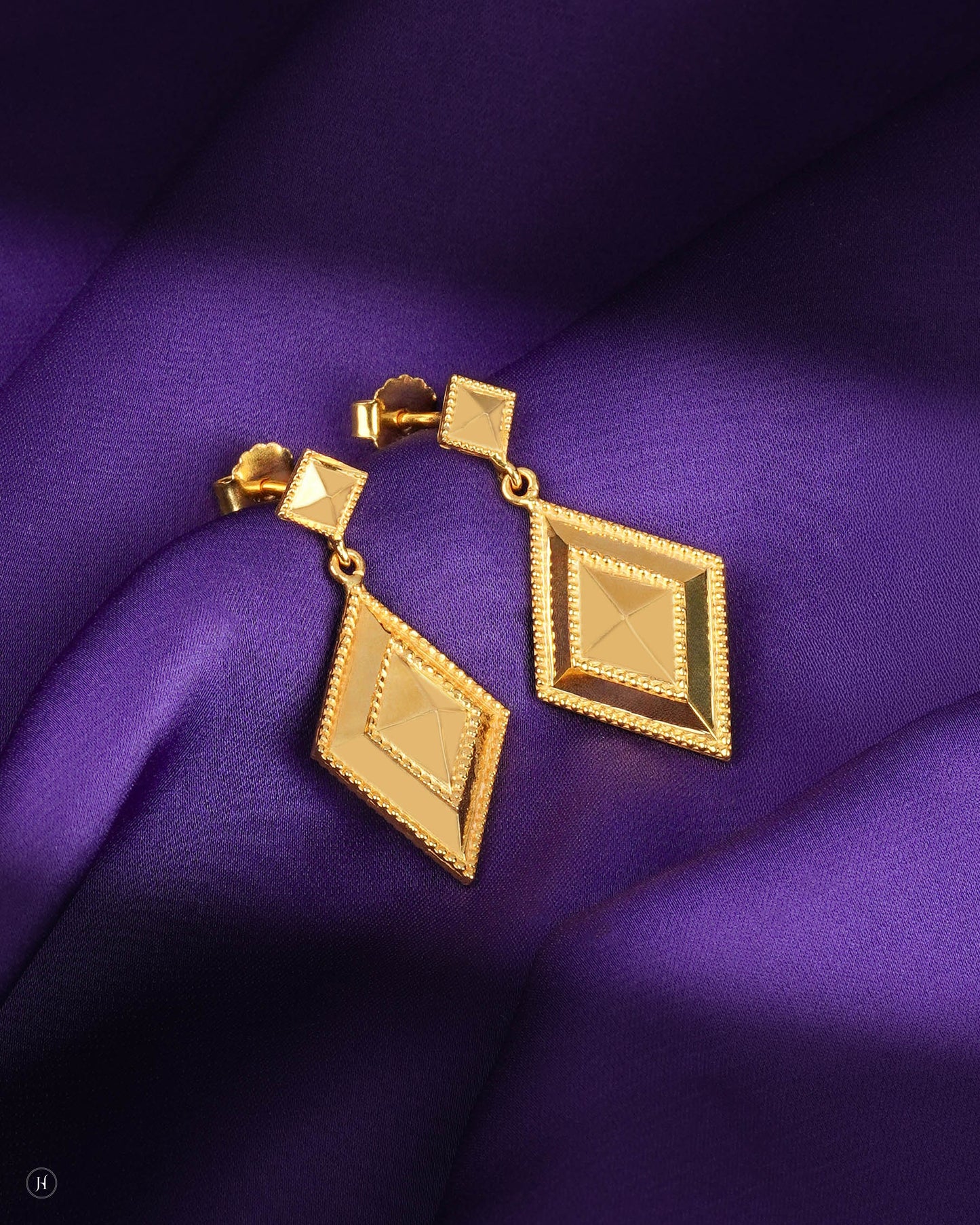 21Karat Yellow Gold Bahraini Lozenge Drop Earrings Price in Dubai, United Arab Emirates