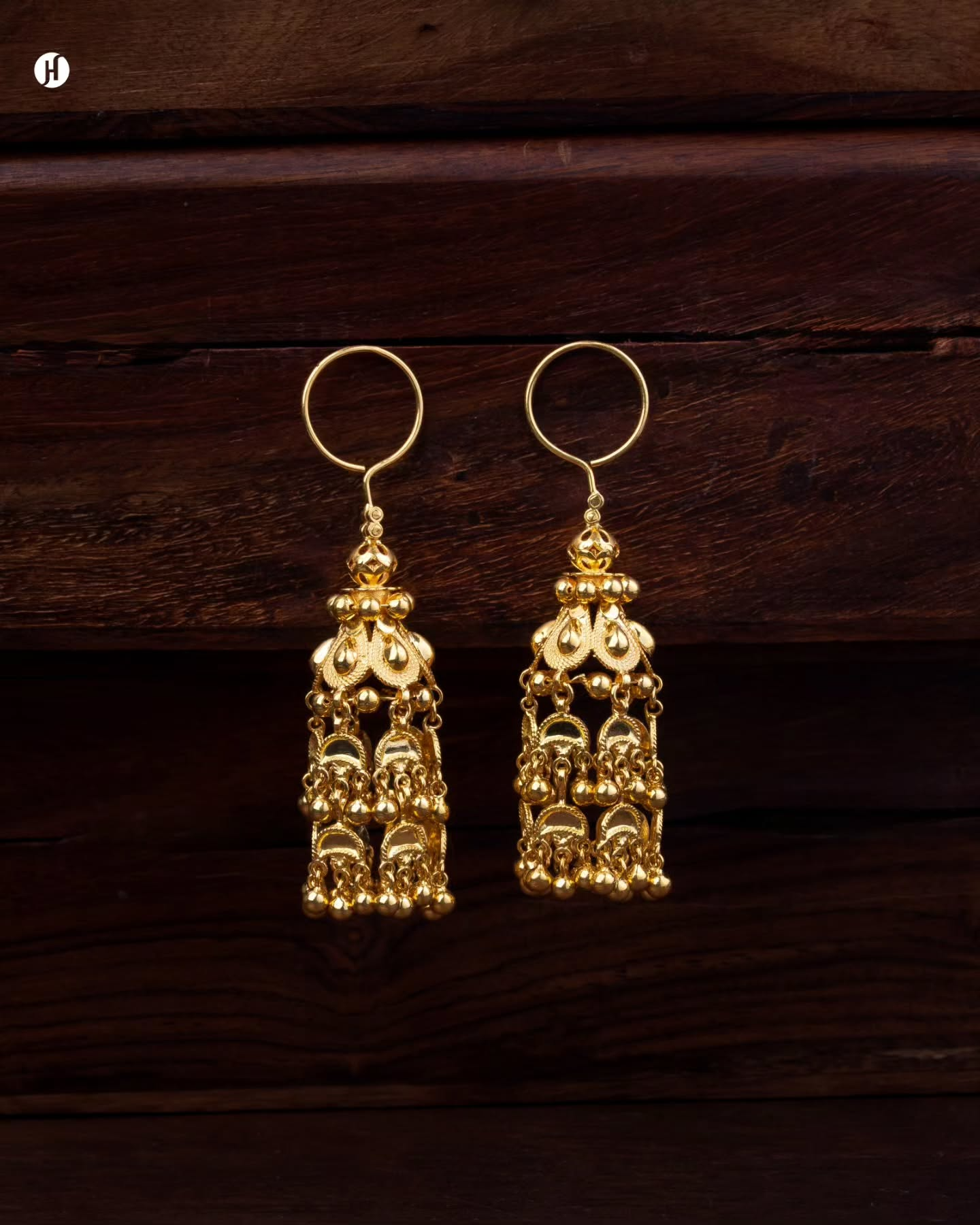 أقراط مدلّاة بحرينية من الذهب الأصفر عيار 21 قيراطًا | مجوهرات زفاف للنساء الخليجيات والعربيات
21Karat Yellow Gold Bahraini Madalla Pendant Earrings| Bridal Jewellery for Khaleeji and Arab women