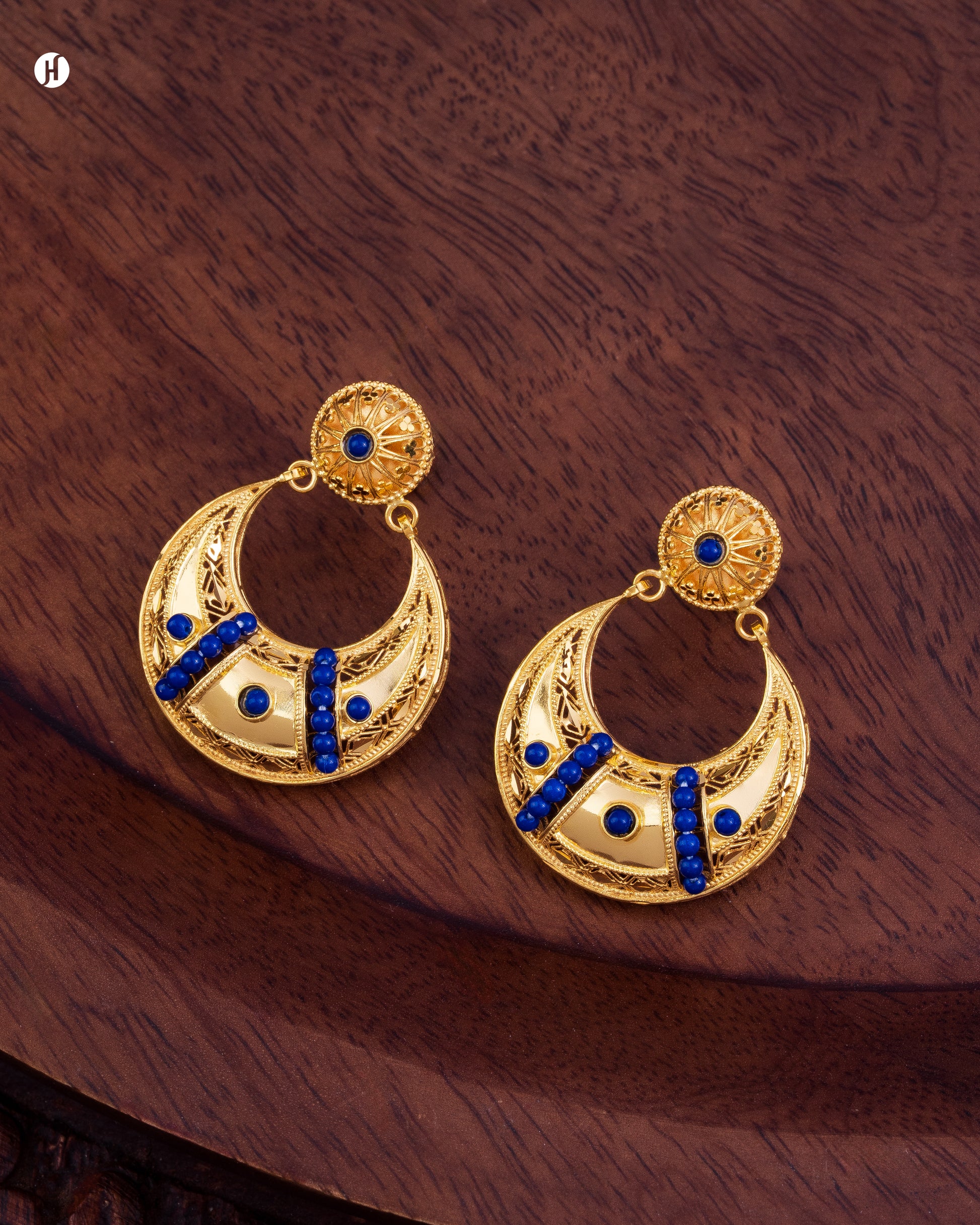21Karat Yellow Gold Bahraini Moon Blue Lapis Traditional Necklace earrings for ladies in UAE