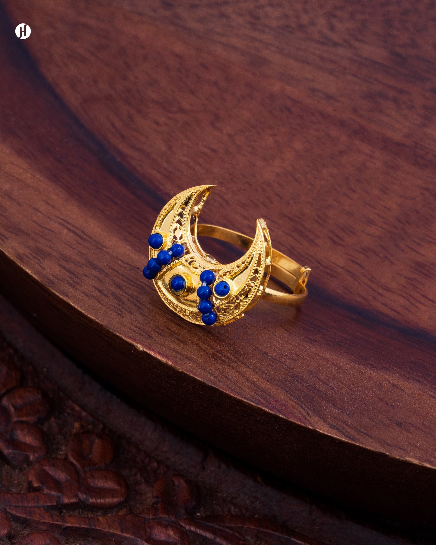 21Karat Yellow Gold Bahraini Moon Blue Lapis Traditional Necklace ring for ladies in UAE