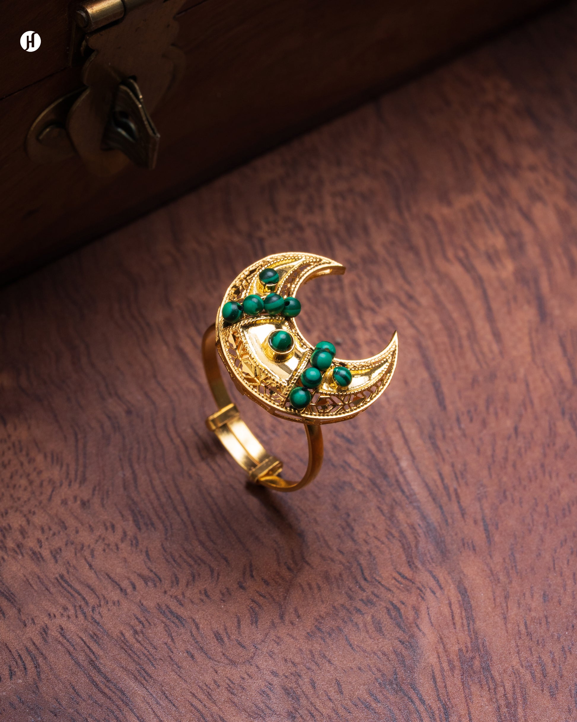 21Karat Yellow Gold Bahraini Moon Malachite Ring for Ladies | bridal jewelry in the UAE.