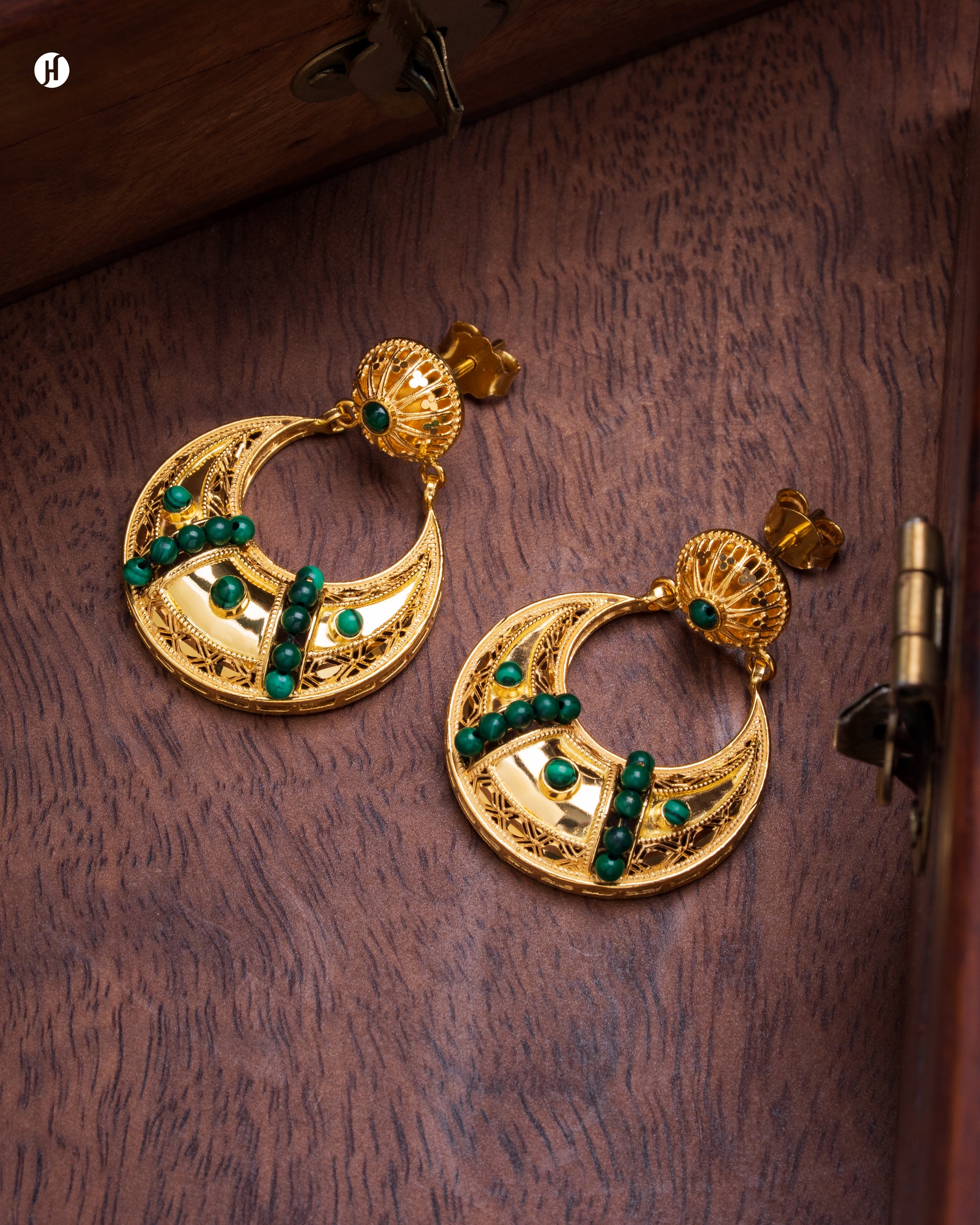 21Karat Yellow Gold Bahraini Moon Malachite pendant Earrings for Ladies | bridal jewelry in the UAE.