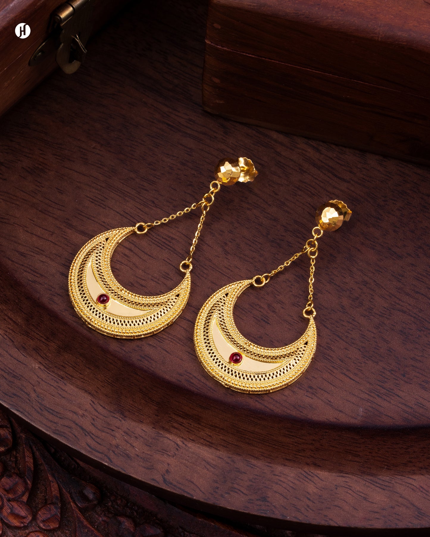21Karat Yellow Gold Bahraini Moon Red Stone Earrings For Arab Ladies